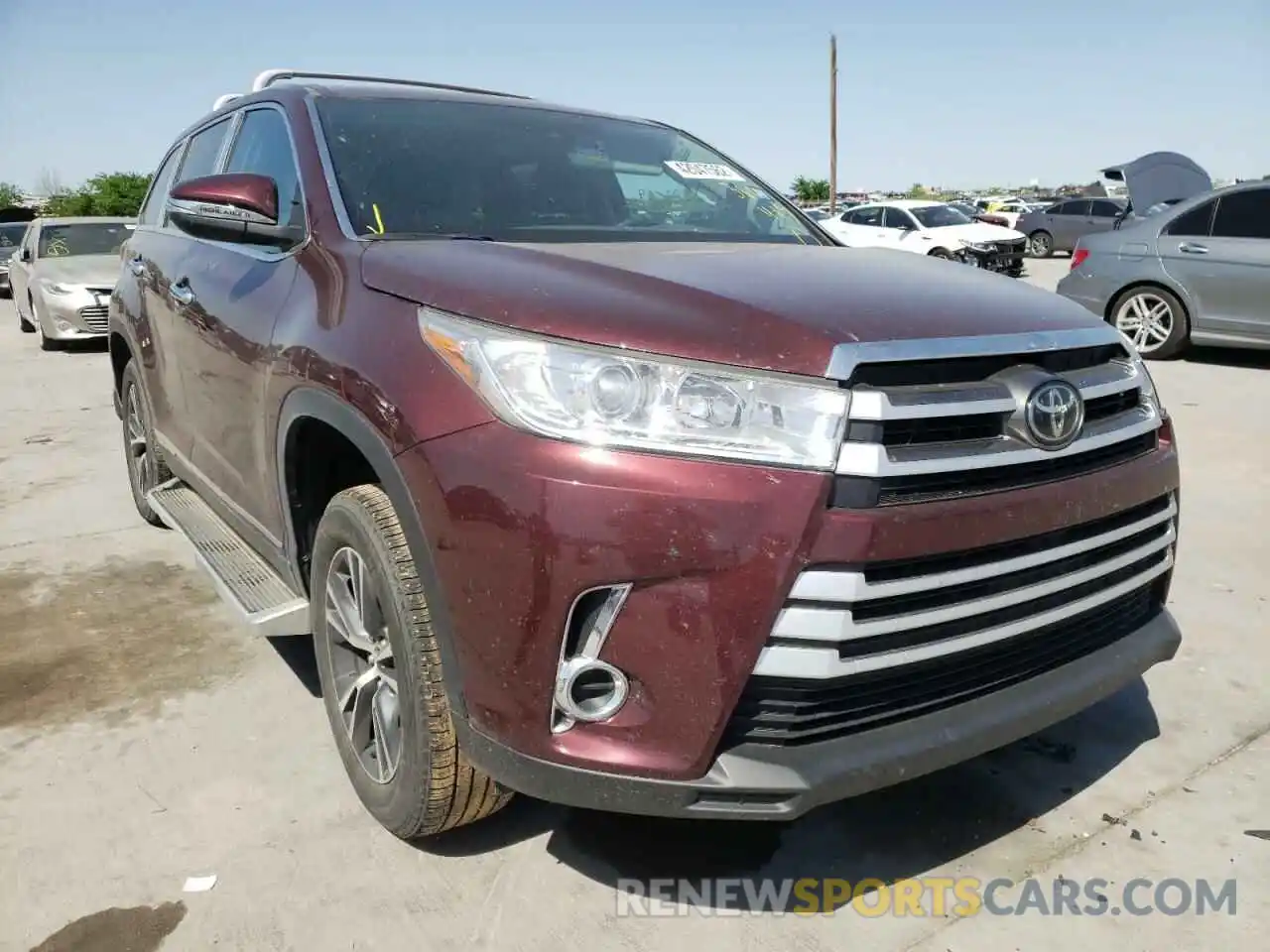 1 Фотография поврежденного автомобиля 5TDZZRFH1KS335542 TOYOTA HIGHLANDER 2019