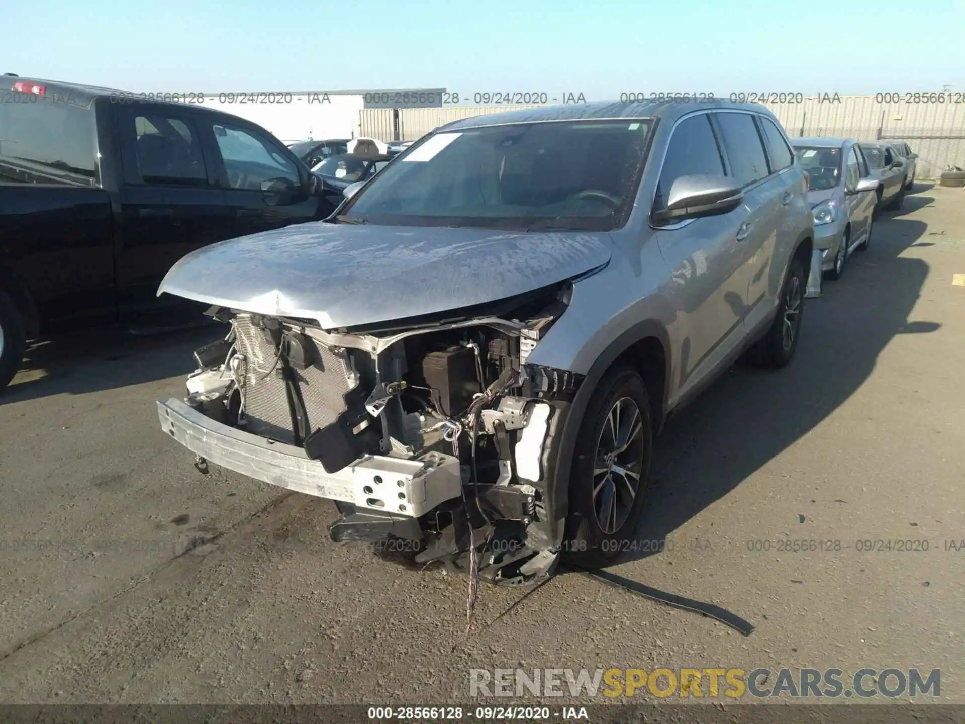 2 Photograph of a damaged car 5TDZZRFH1KS343477 TOYOTA HIGHLANDER 2019