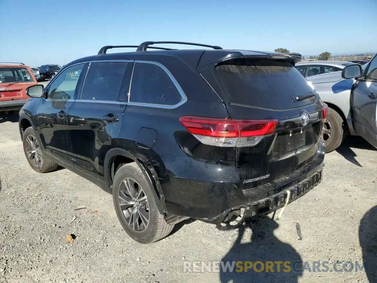 3 Photograph of a damaged car 5TDZZRFH1KS347027 TOYOTA HIGHLANDER 2019