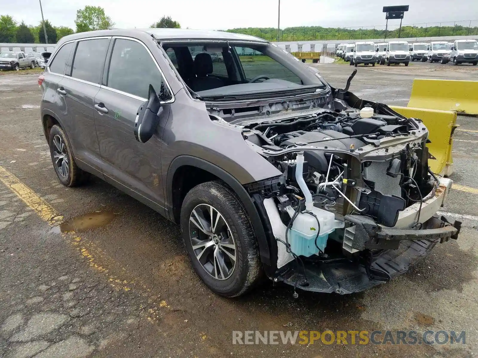 1 Photograph of a damaged car 5TDZZRFH1KS348985 TOYOTA HIGHLANDER 2019