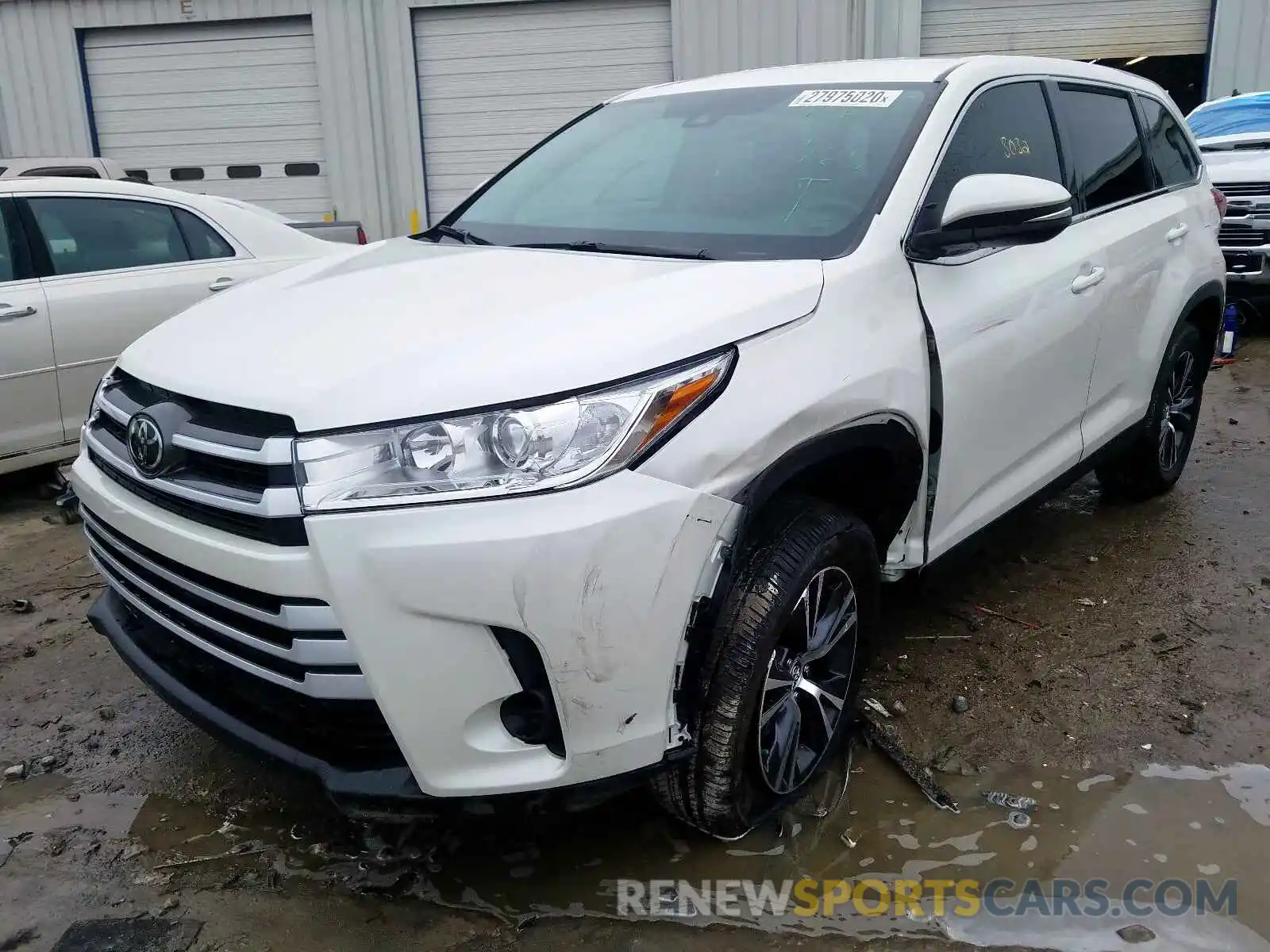 2 Photograph of a damaged car 5TDZZRFH1KS351532 TOYOTA HIGHLANDER 2019