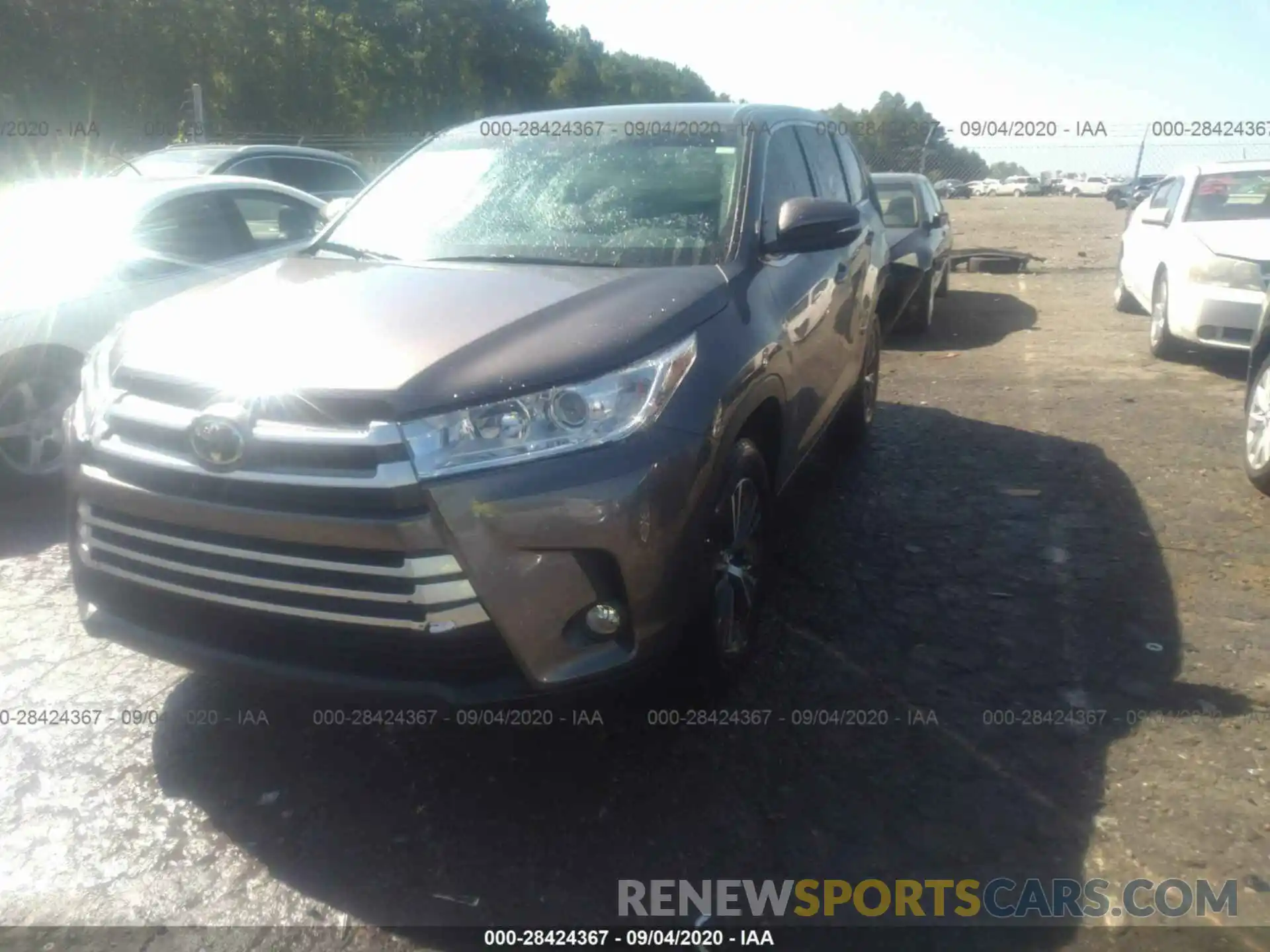 2 Photograph of a damaged car 5TDZZRFH1KS351577 TOYOTA HIGHLANDER 2019