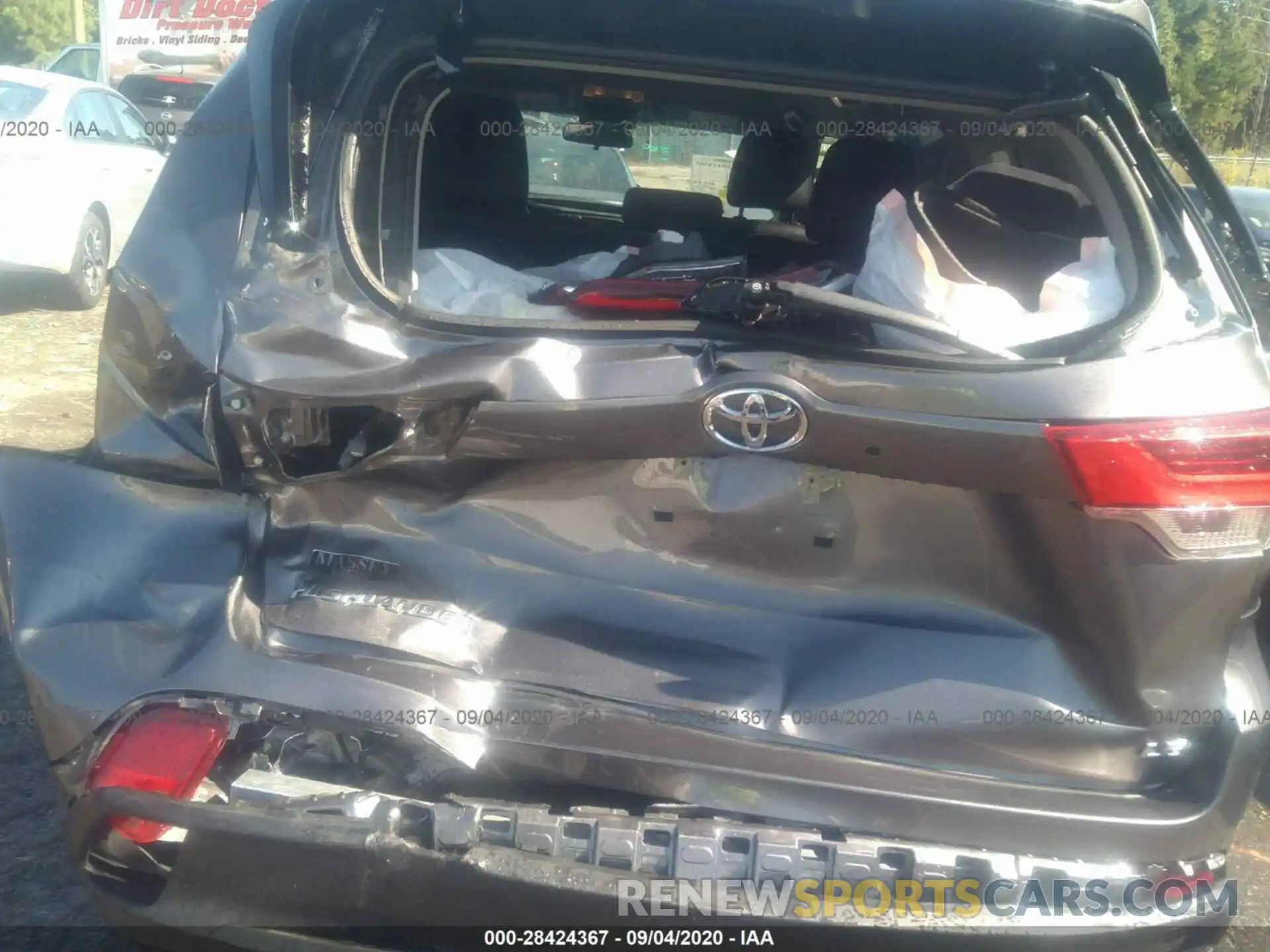 6 Photograph of a damaged car 5TDZZRFH1KS351577 TOYOTA HIGHLANDER 2019