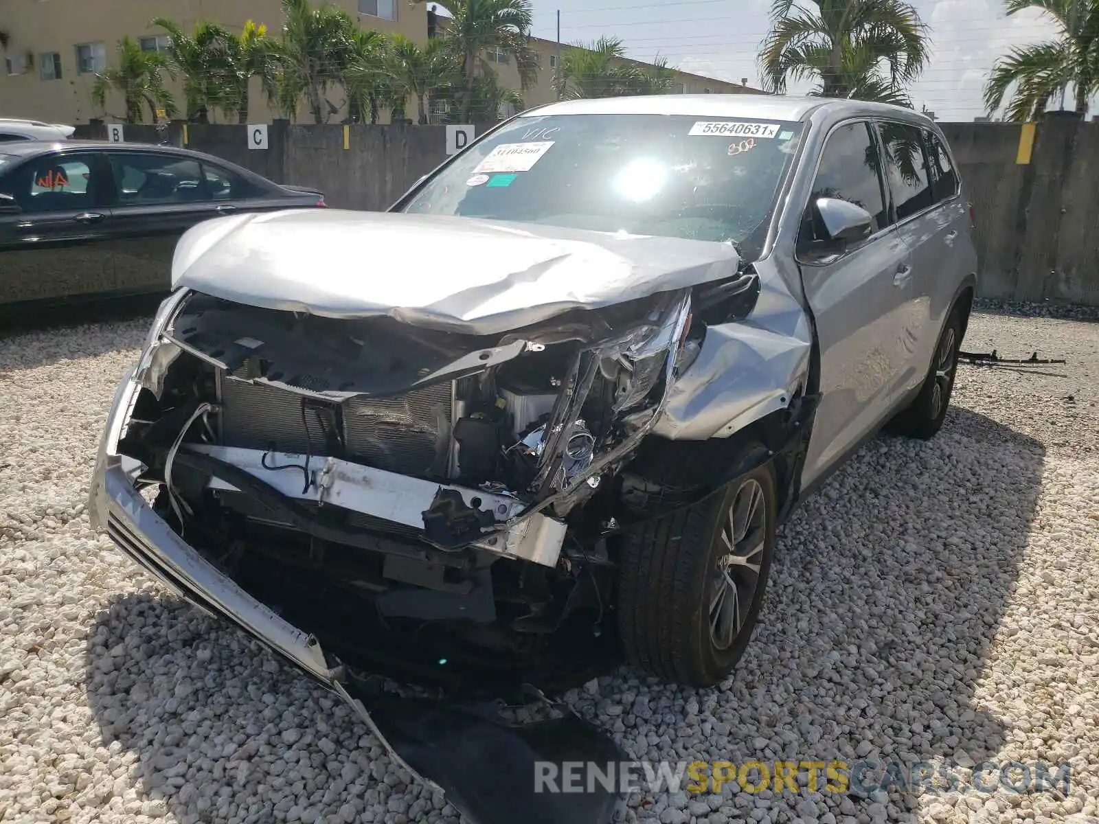 2 Photograph of a damaged car 5TDZZRFH1KS362790 TOYOTA HIGHLANDER 2019