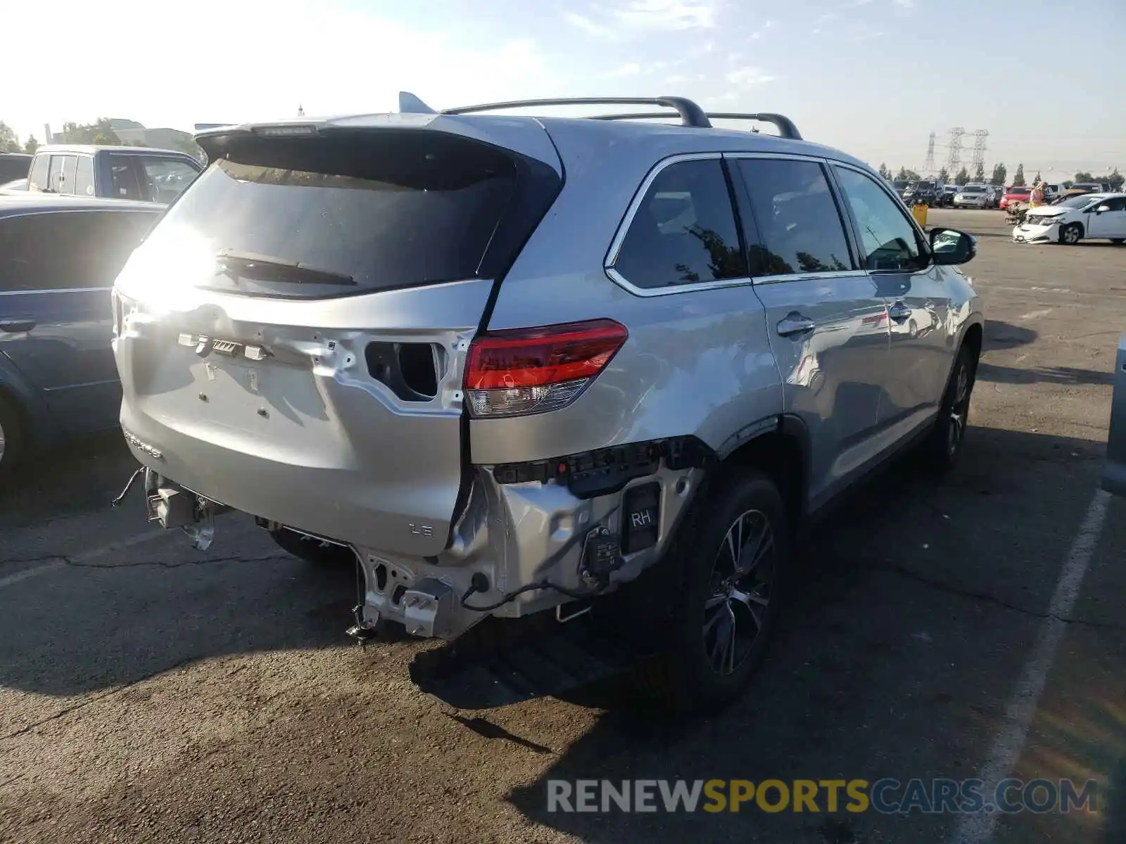 4 Фотография поврежденного автомобиля 5TDZZRFH1KS365351 TOYOTA HIGHLANDER 2019