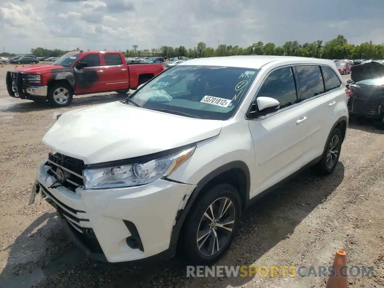 2 Photograph of a damaged car 5TDZZRFH1KS366418 TOYOTA HIGHLANDER 2019