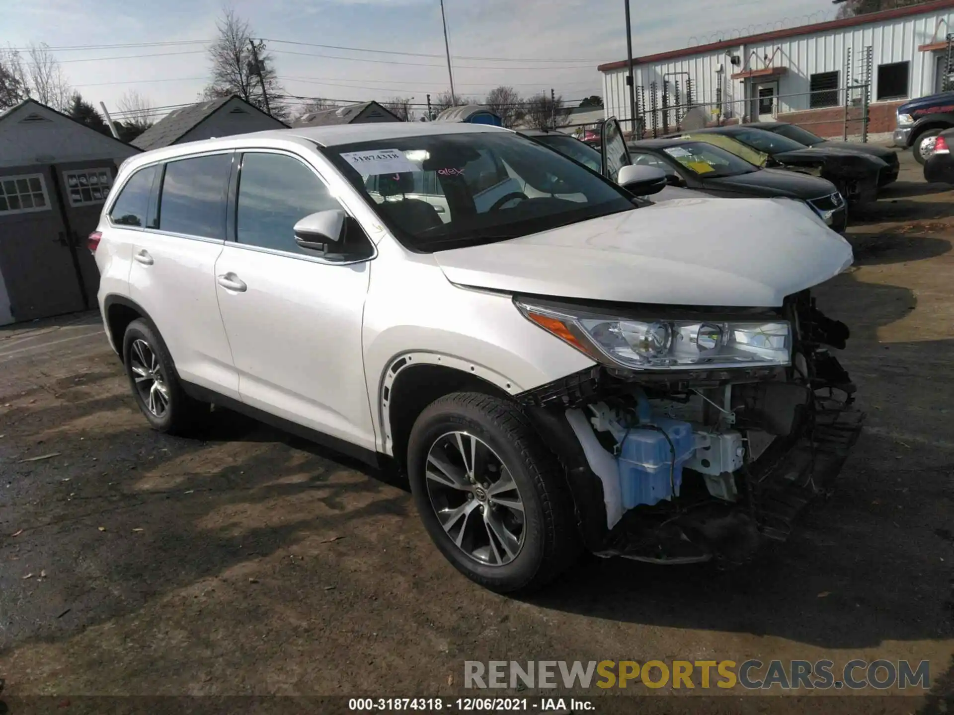 1 Photograph of a damaged car 5TDZZRFH1KS367911 TOYOTA HIGHLANDER 2019