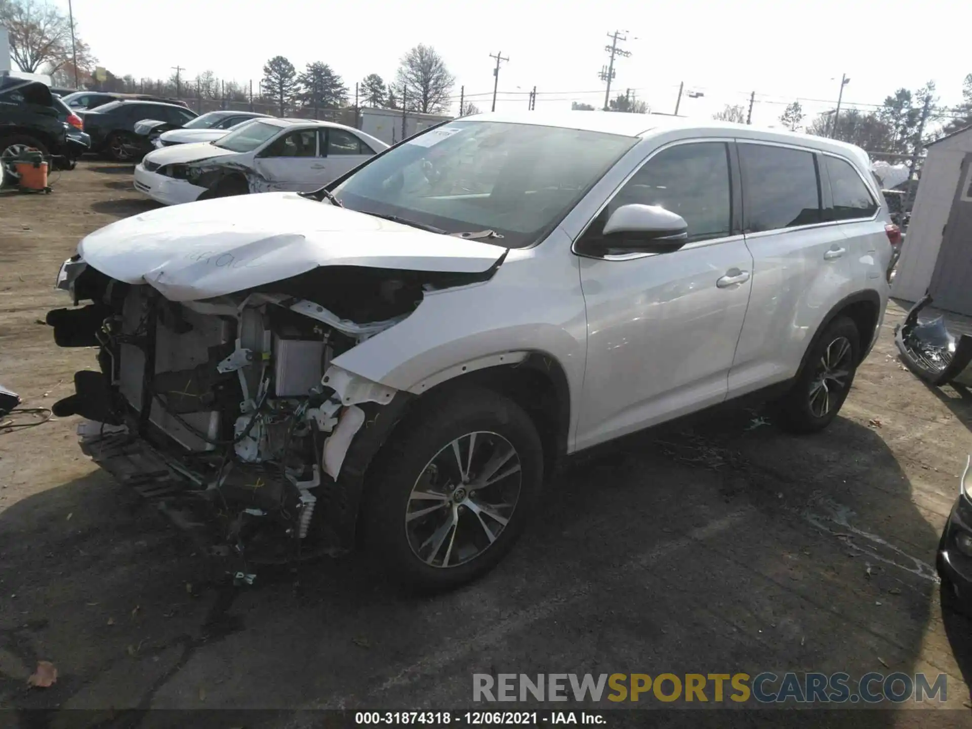 2 Photograph of a damaged car 5TDZZRFH1KS367911 TOYOTA HIGHLANDER 2019