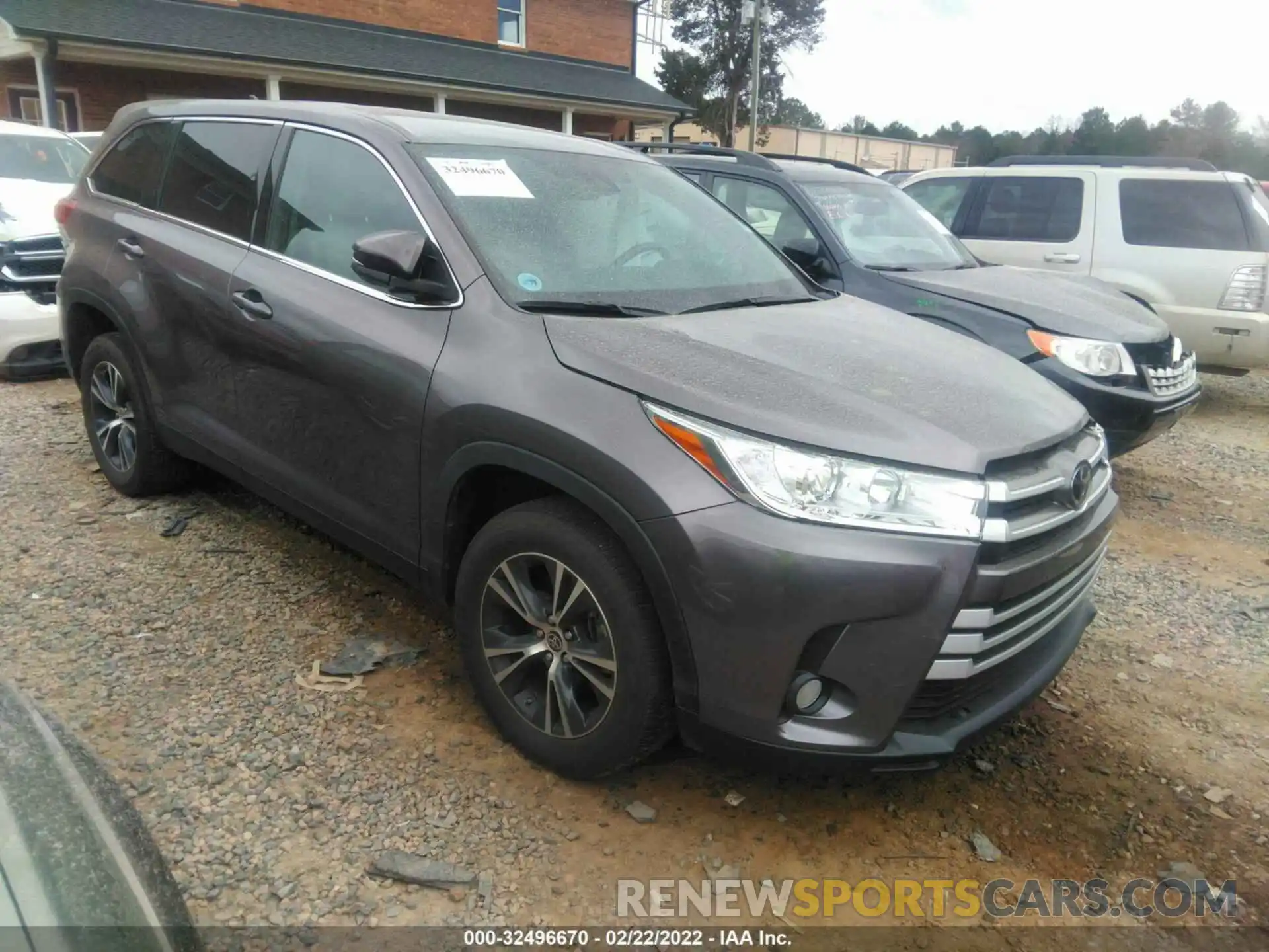 1 Photograph of a damaged car 5TDZZRFH1KS367925 TOYOTA HIGHLANDER 2019