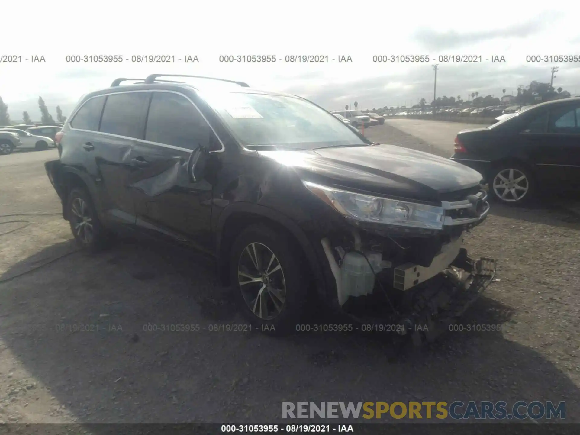 1 Photograph of a damaged car 5TDZZRFH1KS368623 TOYOTA HIGHLANDER 2019