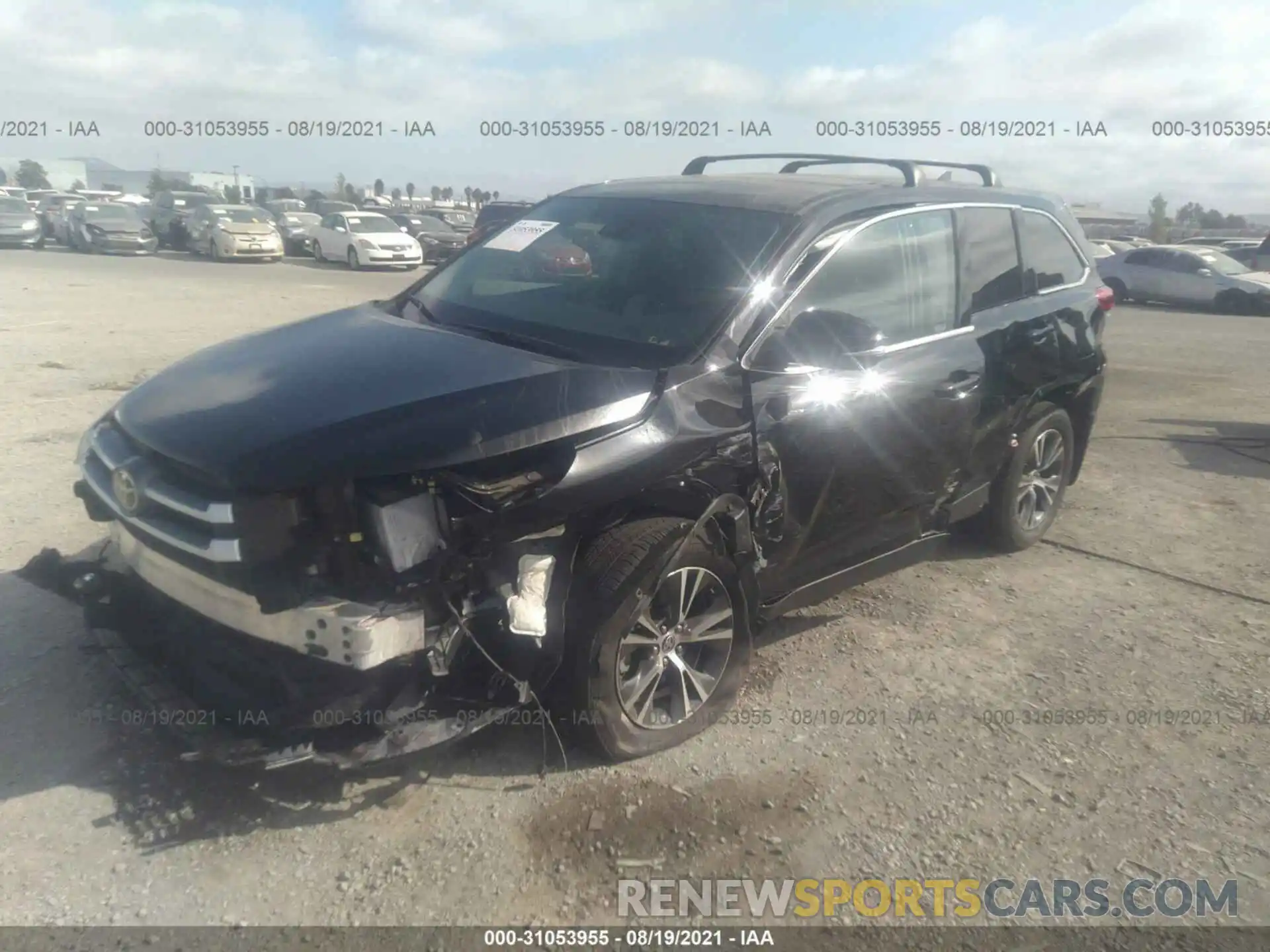 2 Photograph of a damaged car 5TDZZRFH1KS368623 TOYOTA HIGHLANDER 2019