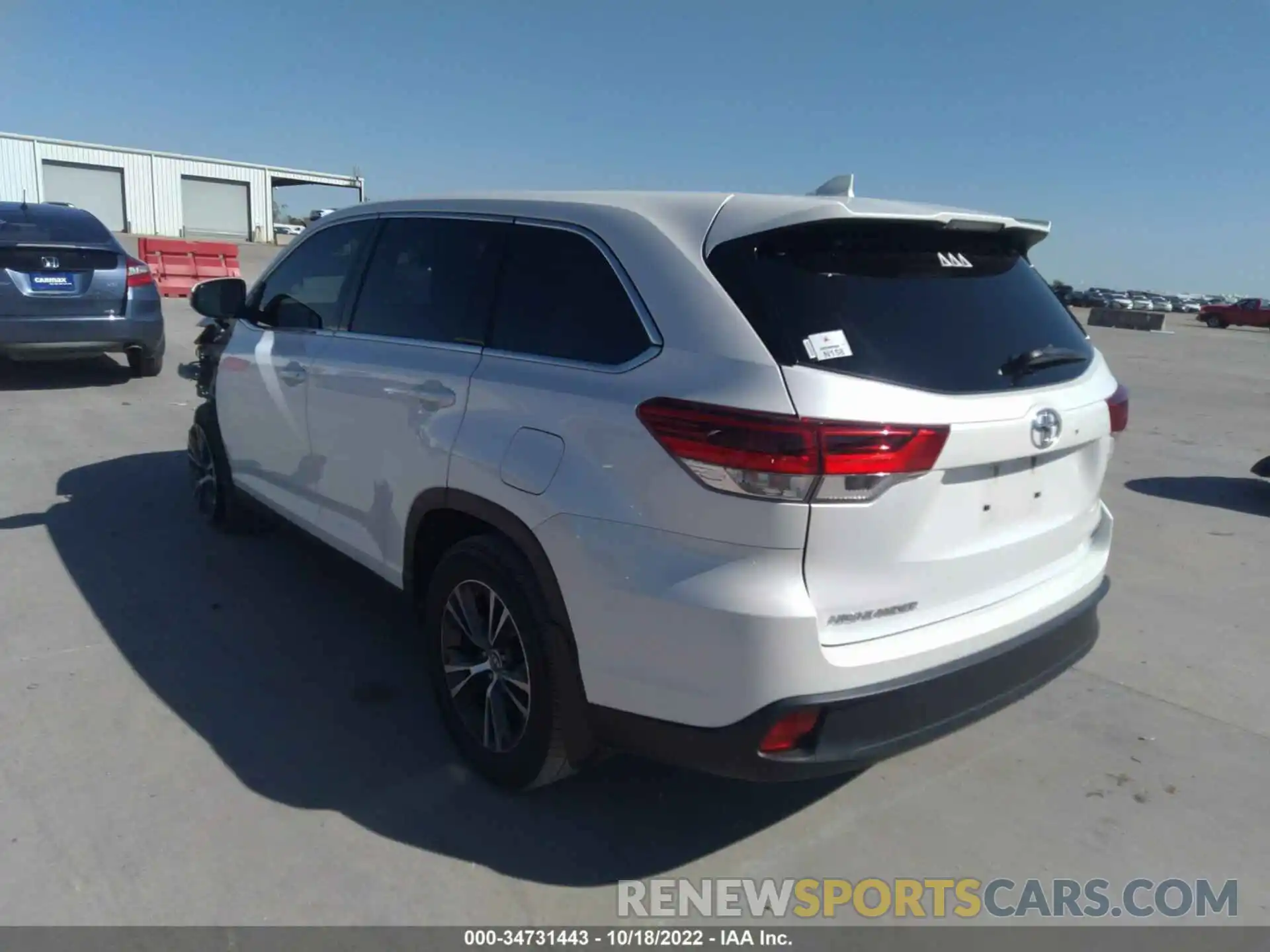 3 Photograph of a damaged car 5TDZZRFH2KS289350 TOYOTA HIGHLANDER 2019