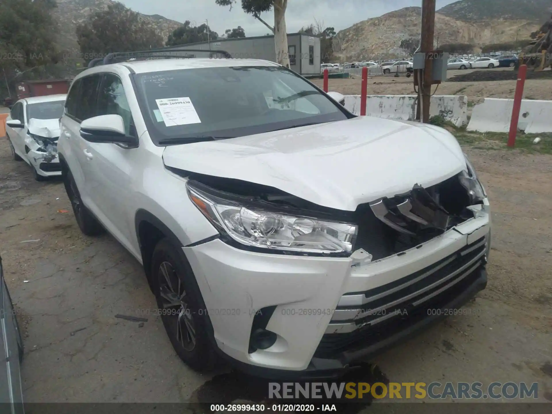 1 Photograph of a damaged car 5TDZZRFH2KS294726 TOYOTA HIGHLANDER 2019