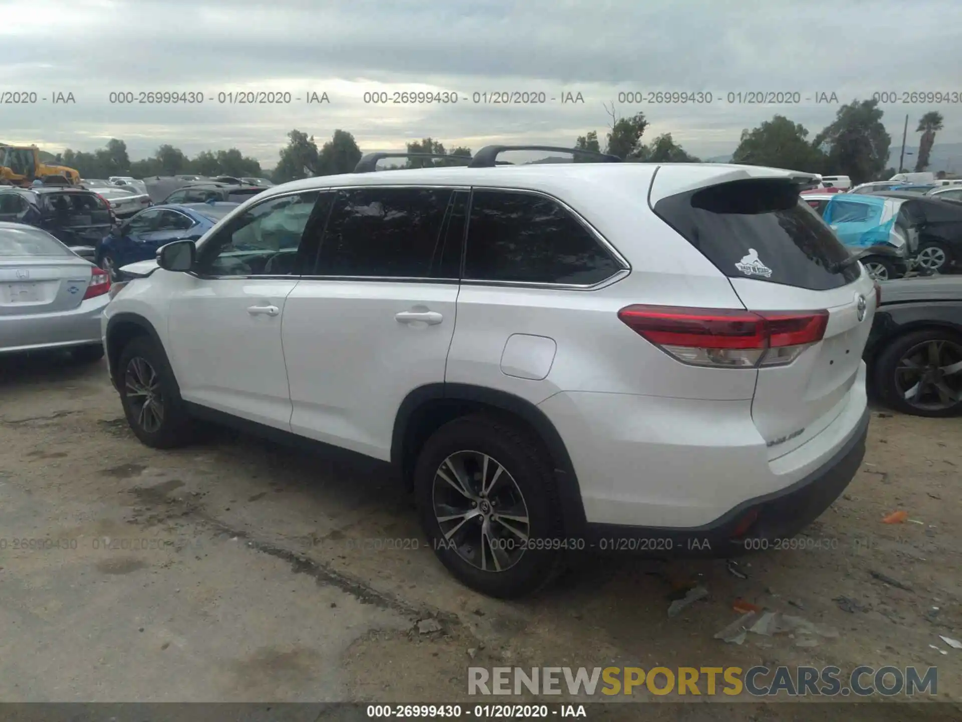 3 Photograph of a damaged car 5TDZZRFH2KS294726 TOYOTA HIGHLANDER 2019