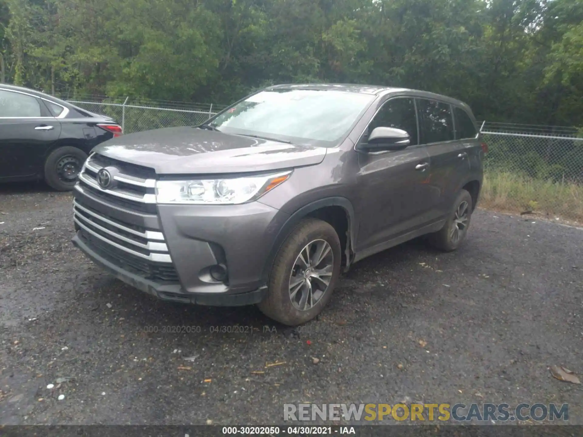 2 Photograph of a damaged car 5TDZZRFH2KS298288 TOYOTA HIGHLANDER 2019