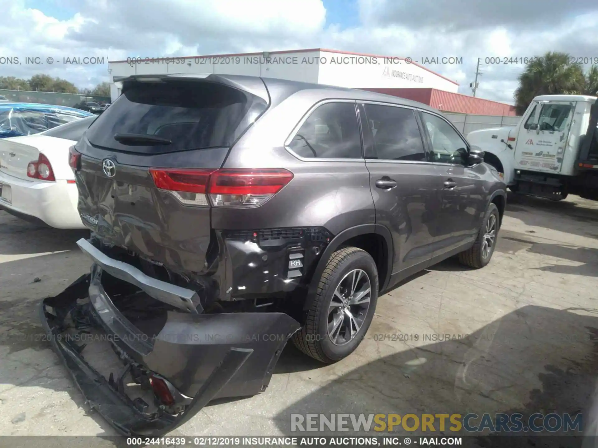 4 Фотография поврежденного автомобиля 5TDZZRFH2KS298338 TOYOTA HIGHLANDER 2019