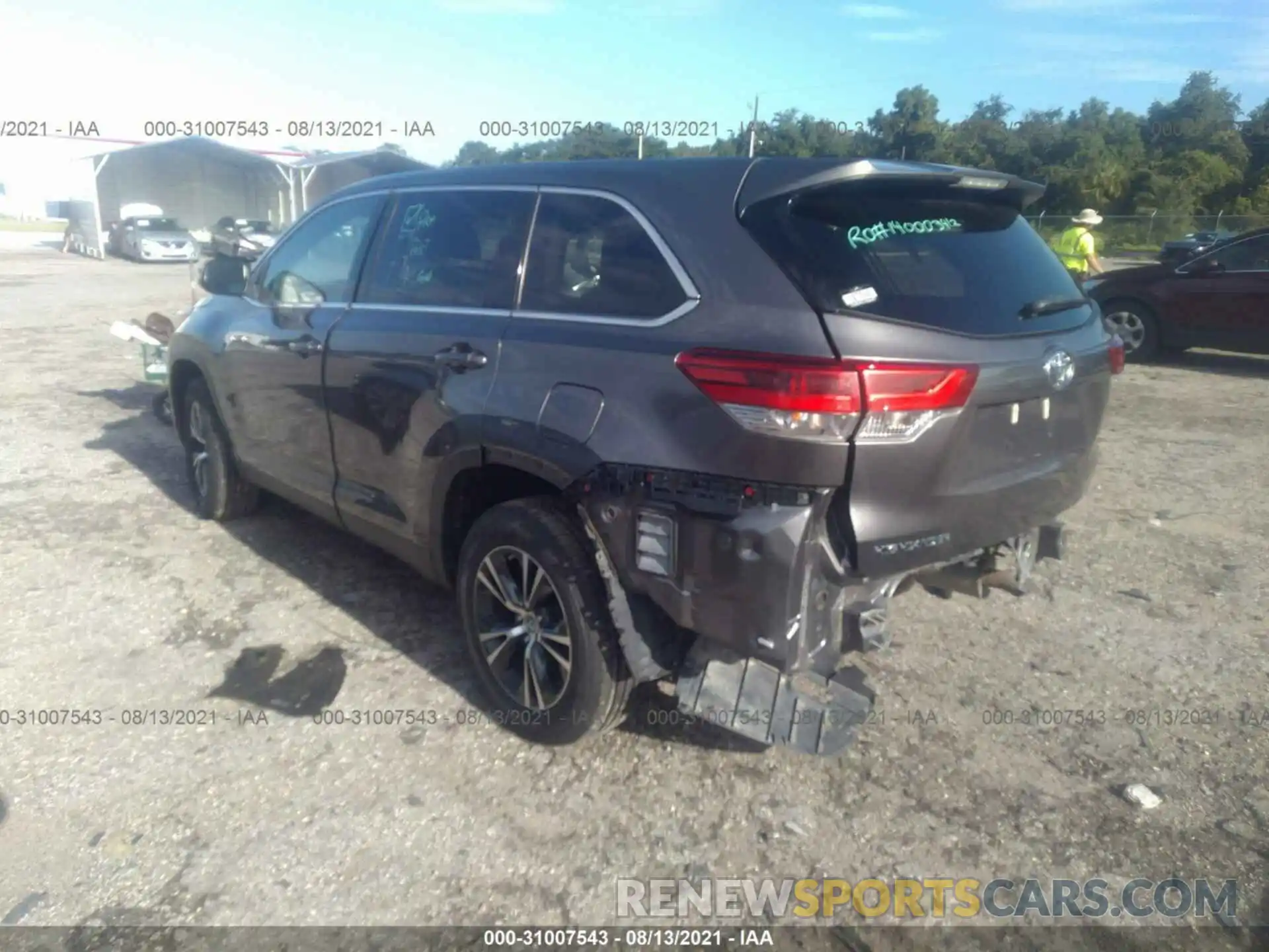 3 Photograph of a damaged car 5TDZZRFH2KS303330 TOYOTA HIGHLANDER 2019