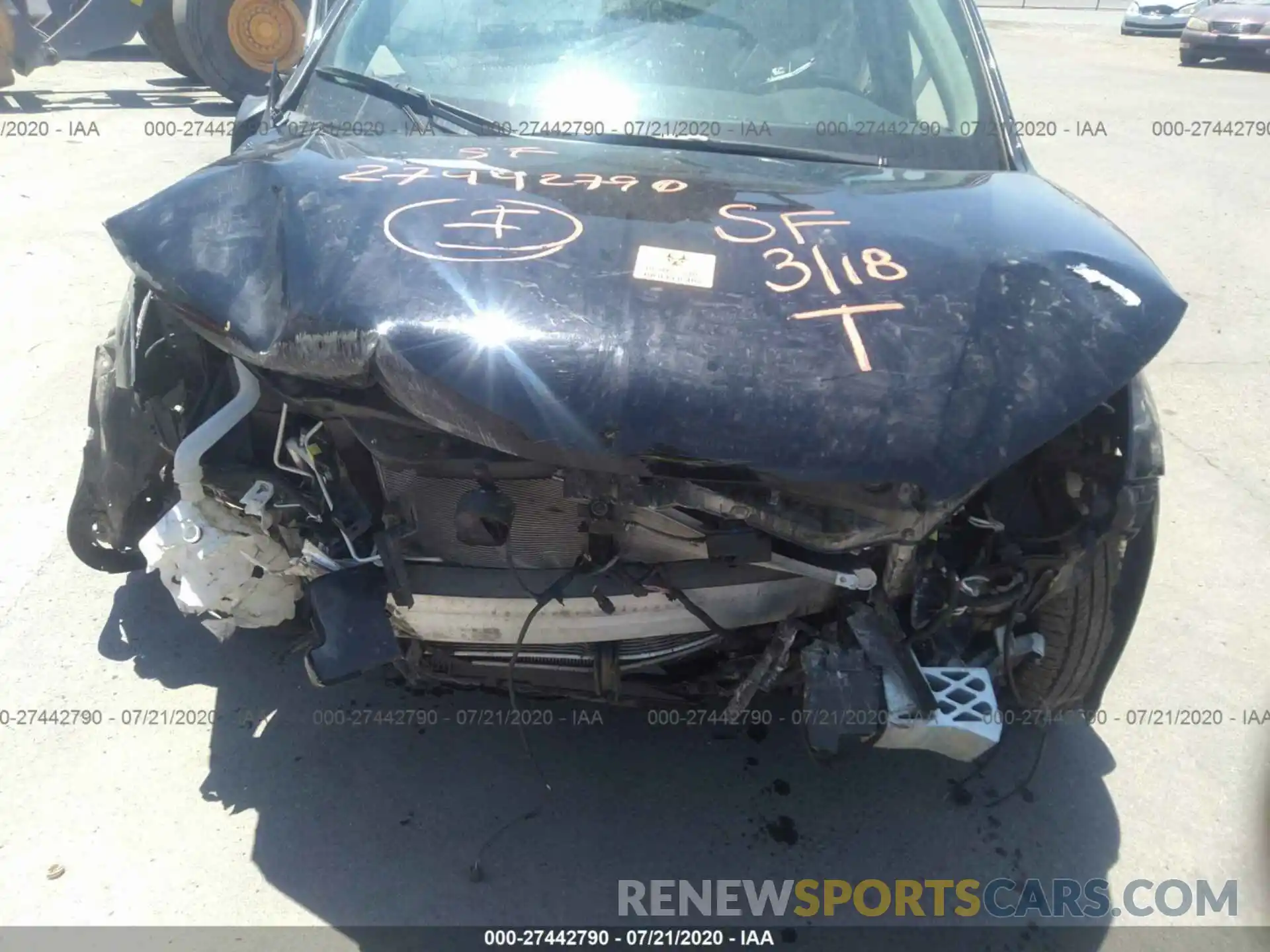 10 Photograph of a damaged car 5TDZZRFH2KS309838 TOYOTA HIGHLANDER 2019