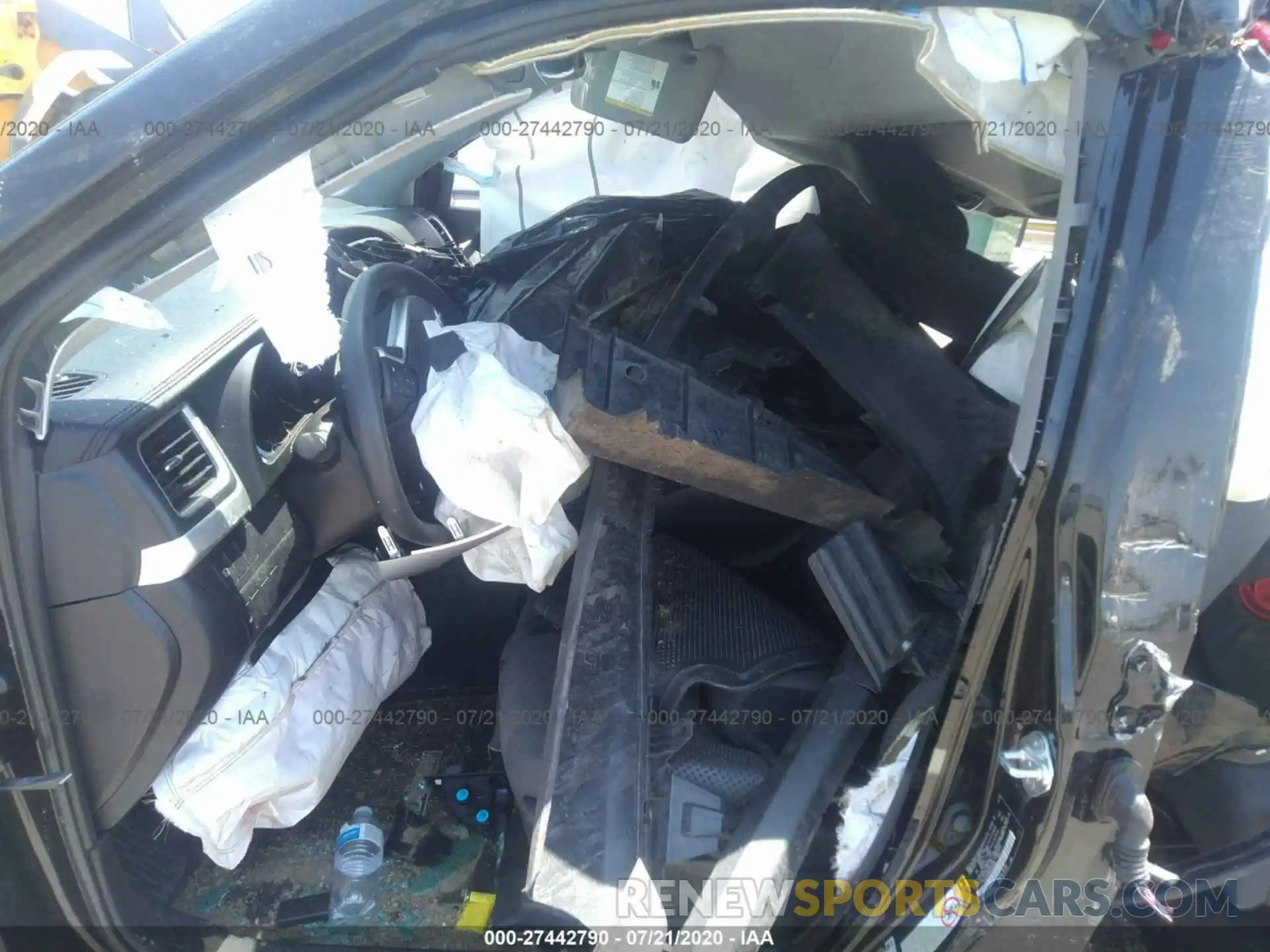 5 Photograph of a damaged car 5TDZZRFH2KS309838 TOYOTA HIGHLANDER 2019