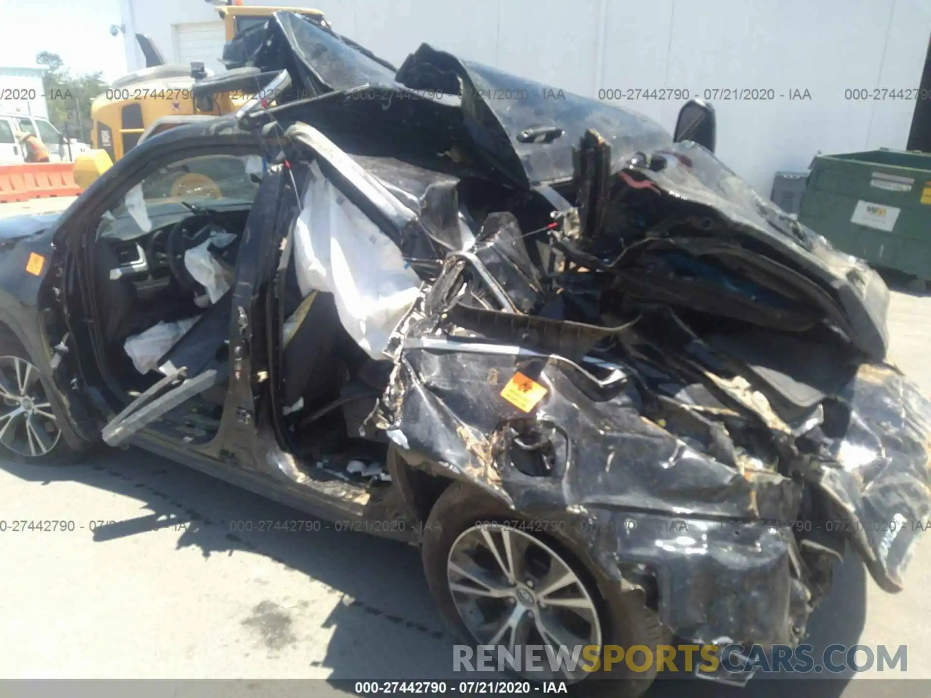 6 Photograph of a damaged car 5TDZZRFH2KS309838 TOYOTA HIGHLANDER 2019