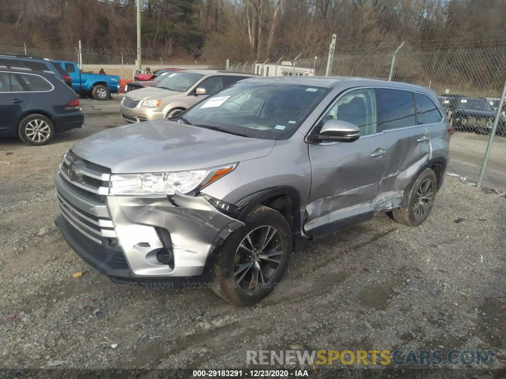 2 Photograph of a damaged car 5TDZZRFH2KS313629 TOYOTA HIGHLANDER 2019