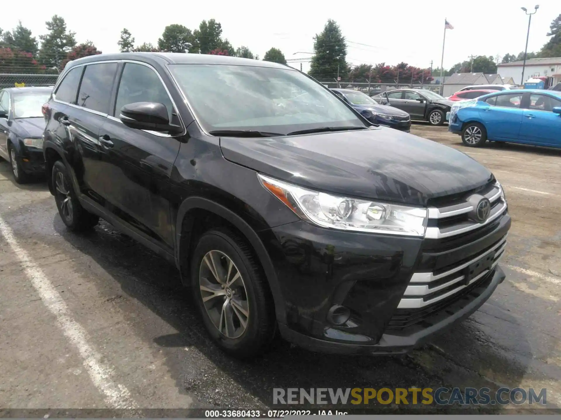 1 Photograph of a damaged car 5TDZZRFH2KS316210 TOYOTA HIGHLANDER 2019