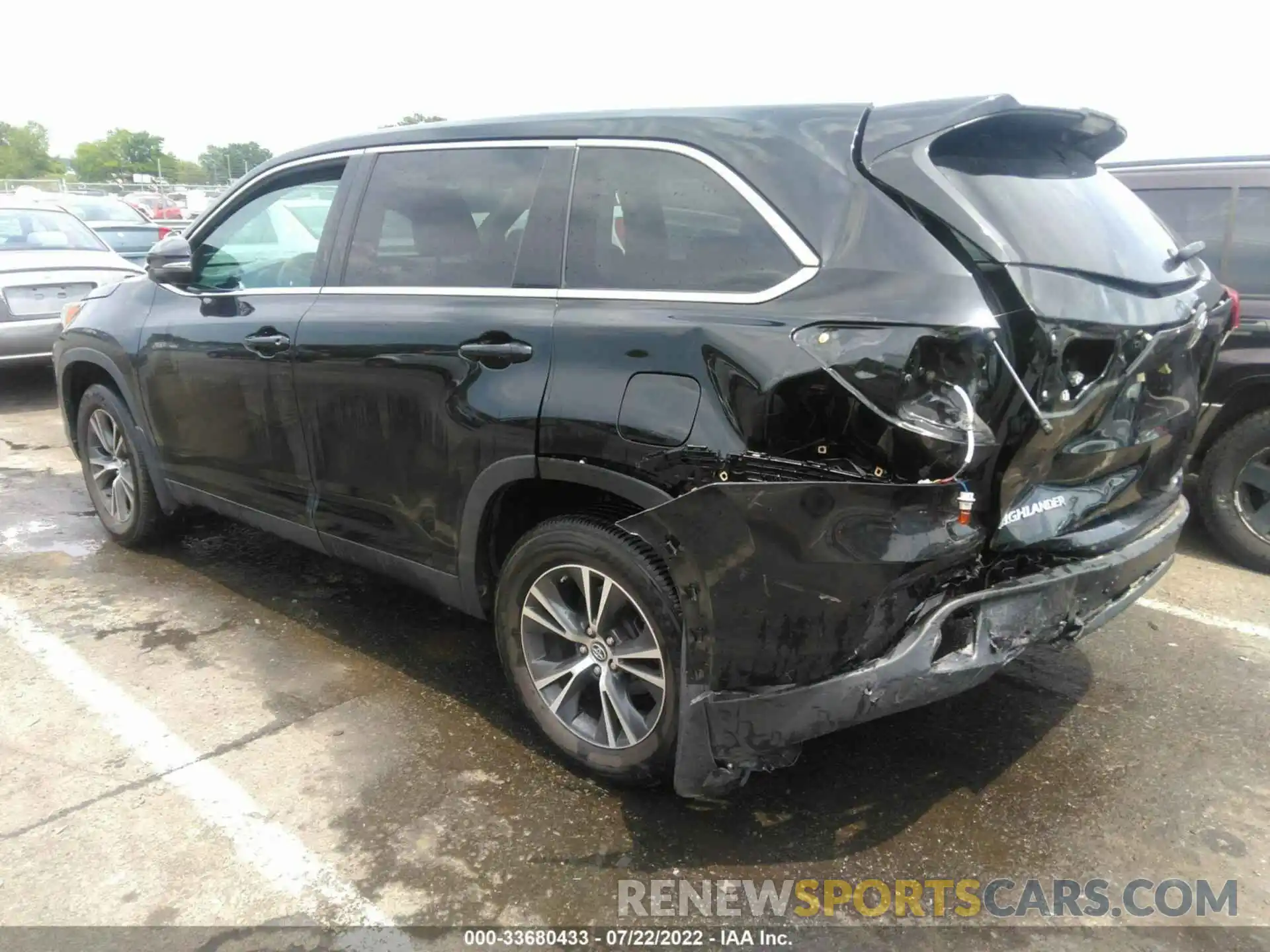 3 Photograph of a damaged car 5TDZZRFH2KS316210 TOYOTA HIGHLANDER 2019