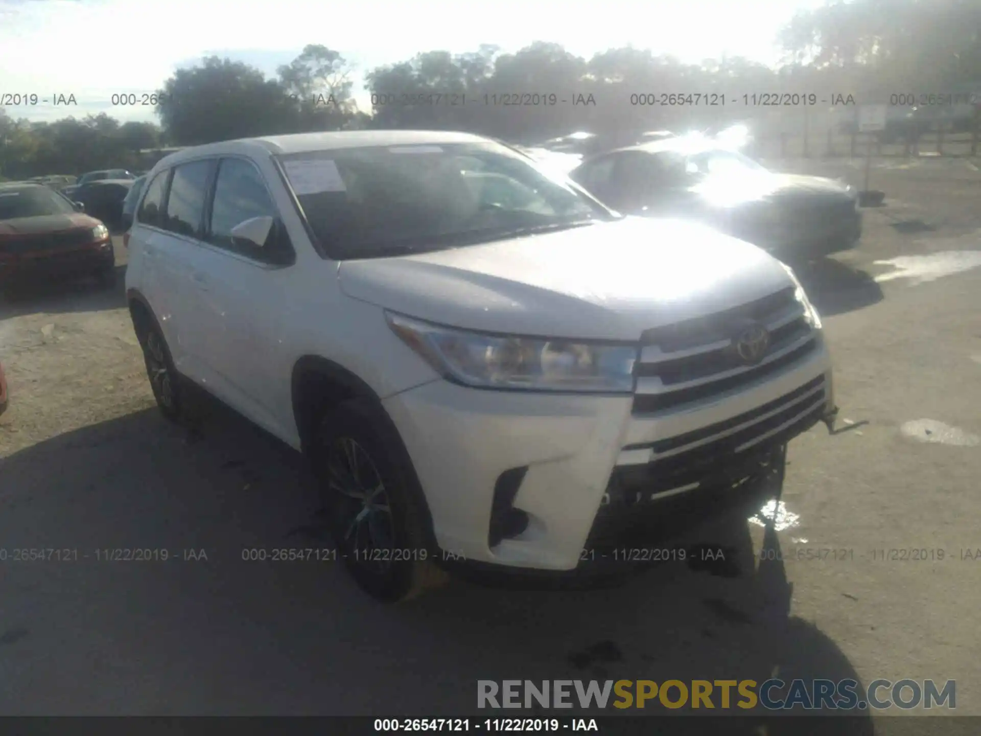 1 Photograph of a damaged car 5TDZZRFH2KS321116 TOYOTA HIGHLANDER 2019