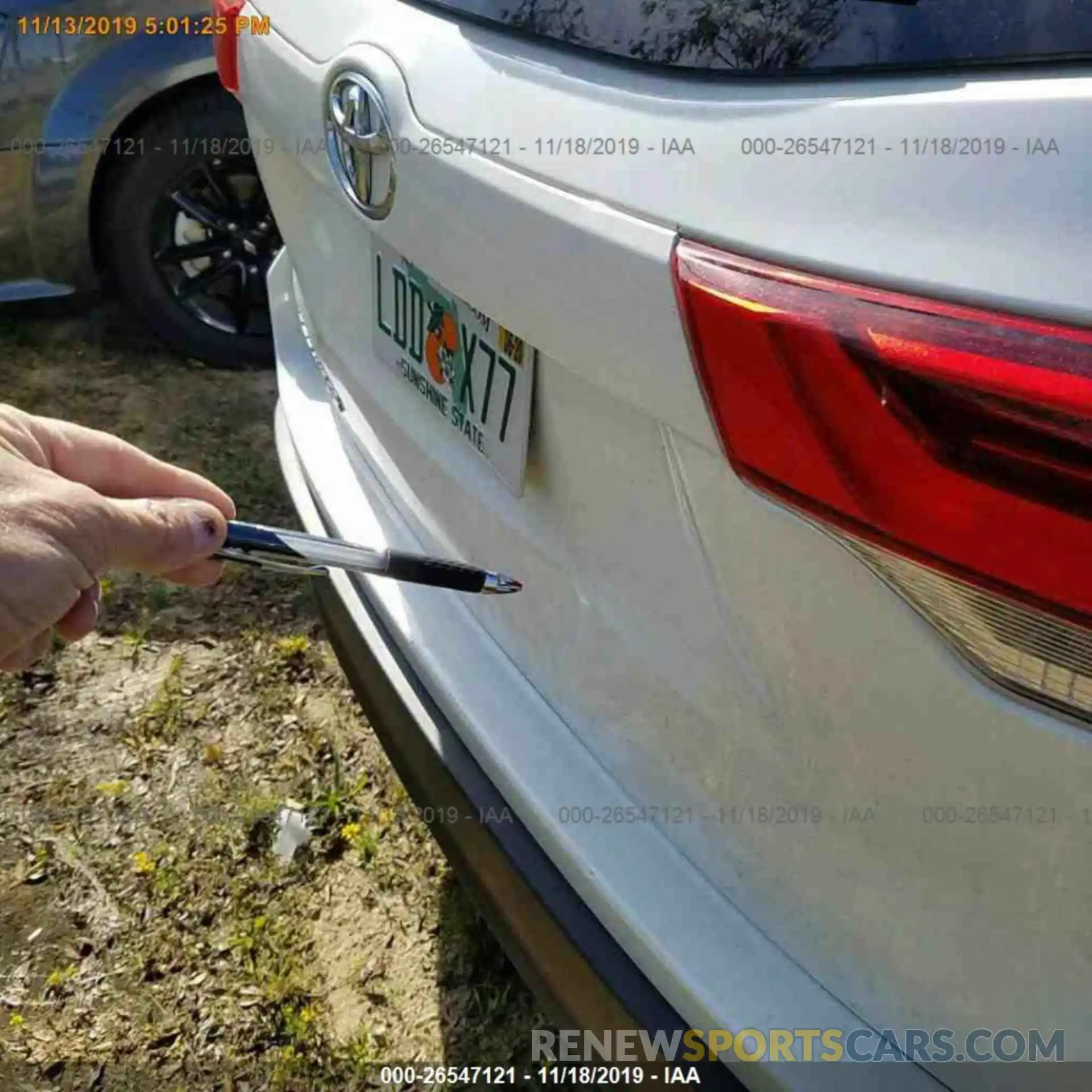 15 Photograph of a damaged car 5TDZZRFH2KS321116 TOYOTA HIGHLANDER 2019