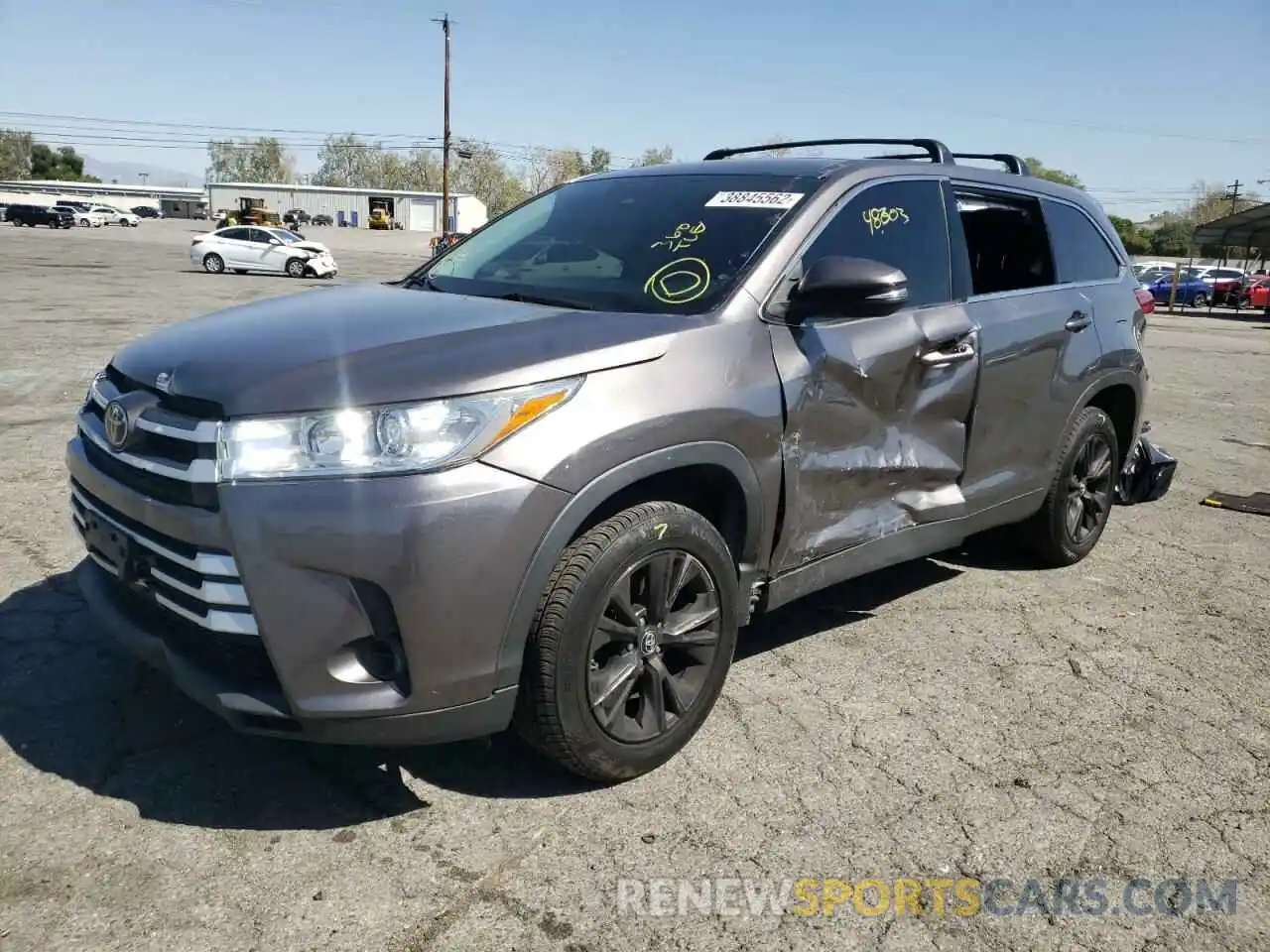 2 Photograph of a damaged car 5TDZZRFH2KS328860 TOYOTA HIGHLANDER 2019