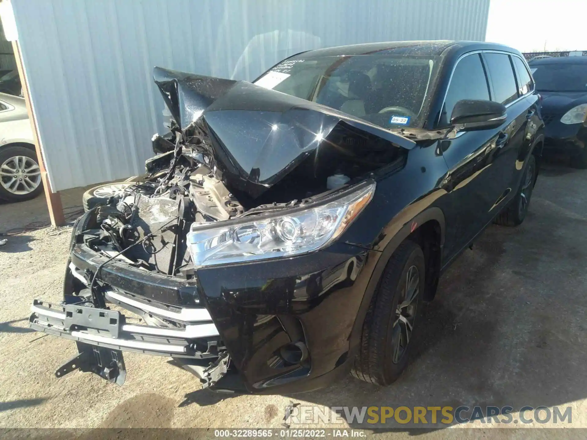 2 Photograph of a damaged car 5TDZZRFH2KS329524 TOYOTA HIGHLANDER 2019