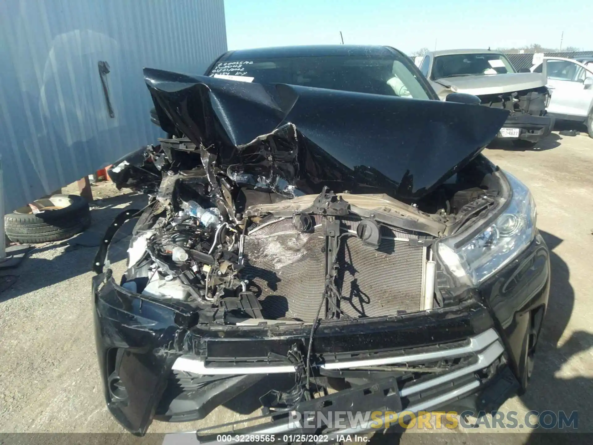 6 Photograph of a damaged car 5TDZZRFH2KS329524 TOYOTA HIGHLANDER 2019