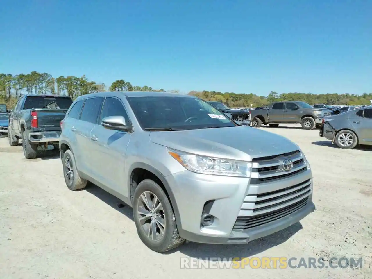 1 Photograph of a damaged car 5TDZZRFH2KS337655 TOYOTA HIGHLANDER 2019