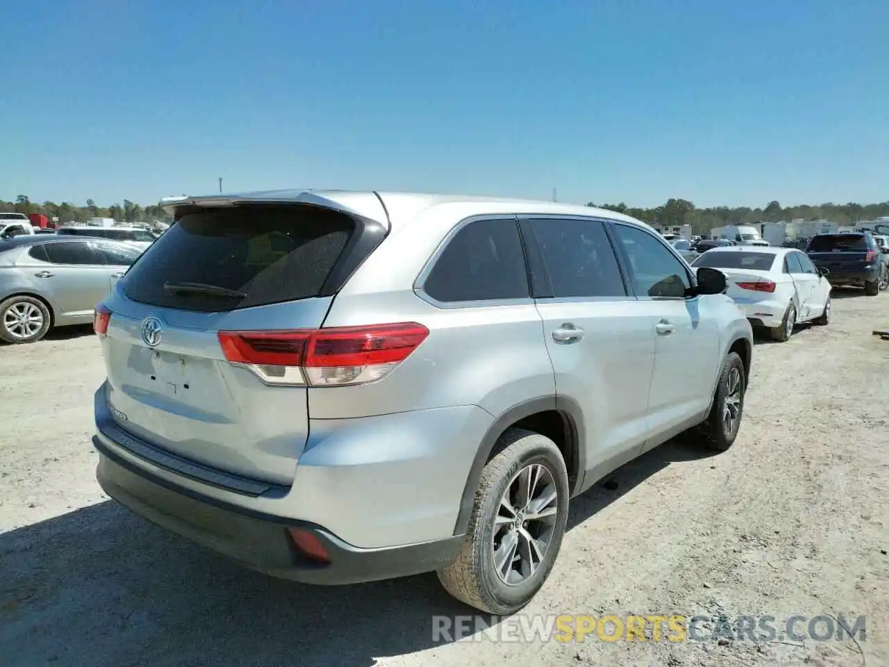 4 Фотография поврежденного автомобиля 5TDZZRFH2KS337655 TOYOTA HIGHLANDER 2019