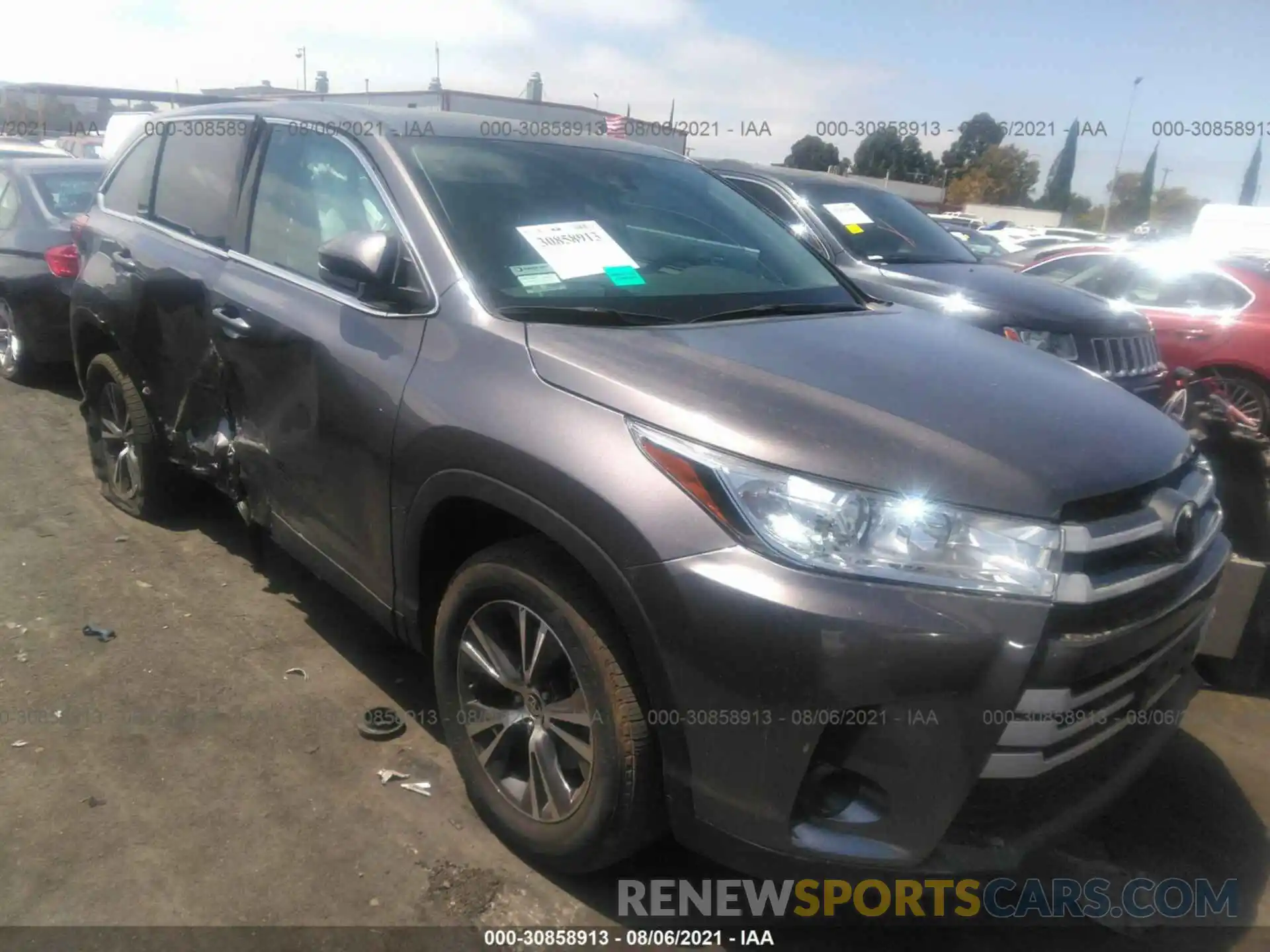 1 Photograph of a damaged car 5TDZZRFH2KS367304 TOYOTA HIGHLANDER 2019