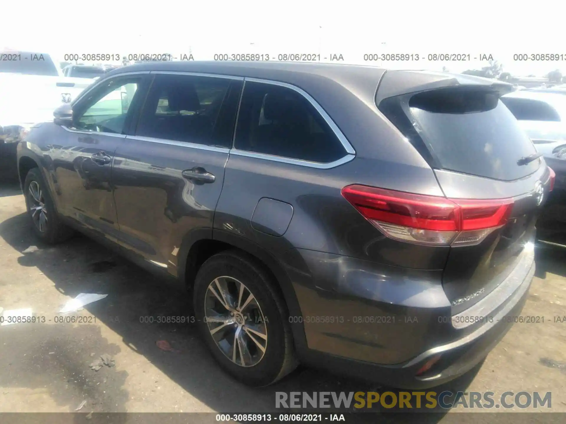 3 Photograph of a damaged car 5TDZZRFH2KS367304 TOYOTA HIGHLANDER 2019