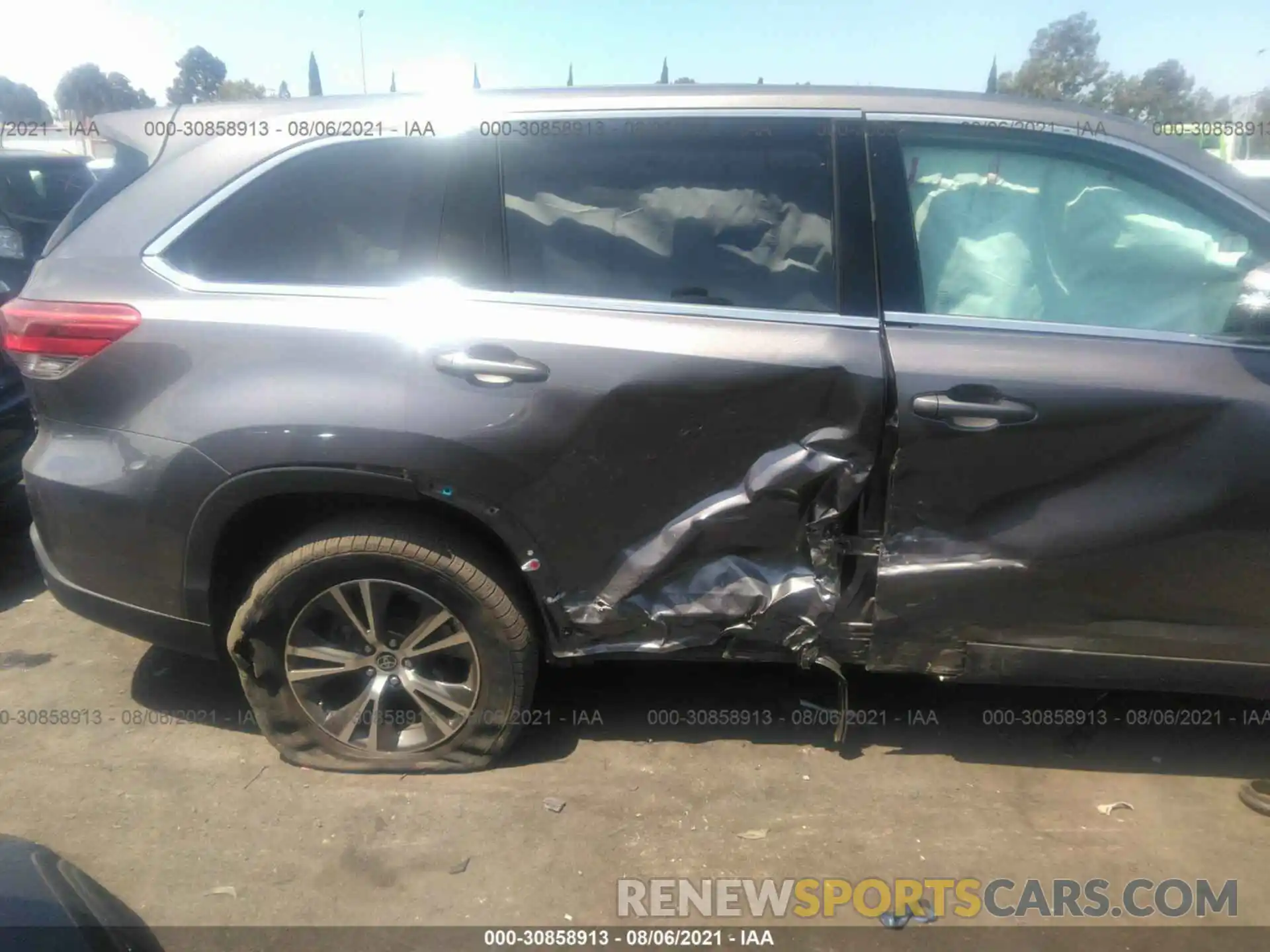 6 Photograph of a damaged car 5TDZZRFH2KS367304 TOYOTA HIGHLANDER 2019