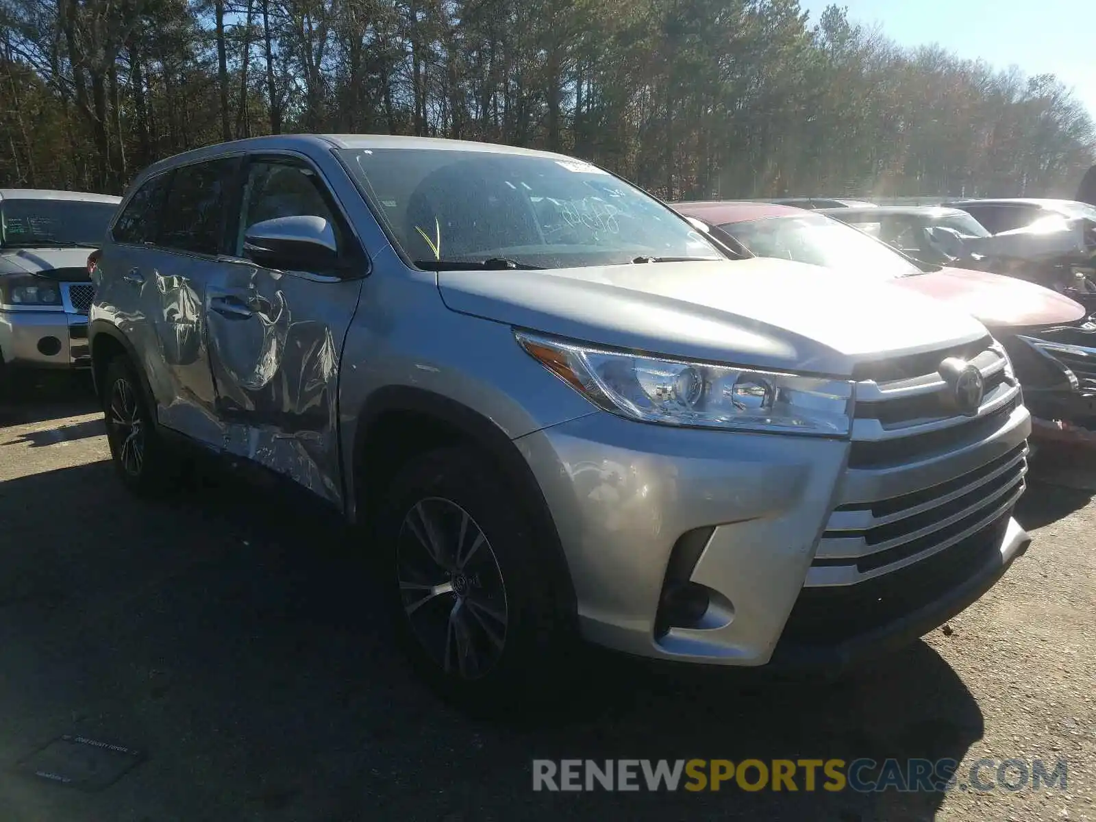 1 Photograph of a damaged car 5TDZZRFH3KS292502 TOYOTA HIGHLANDER 2019