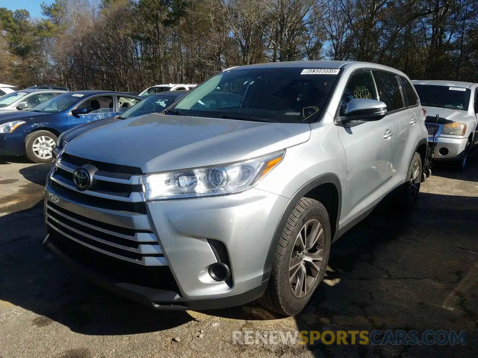 2 Photograph of a damaged car 5TDZZRFH3KS292502 TOYOTA HIGHLANDER 2019