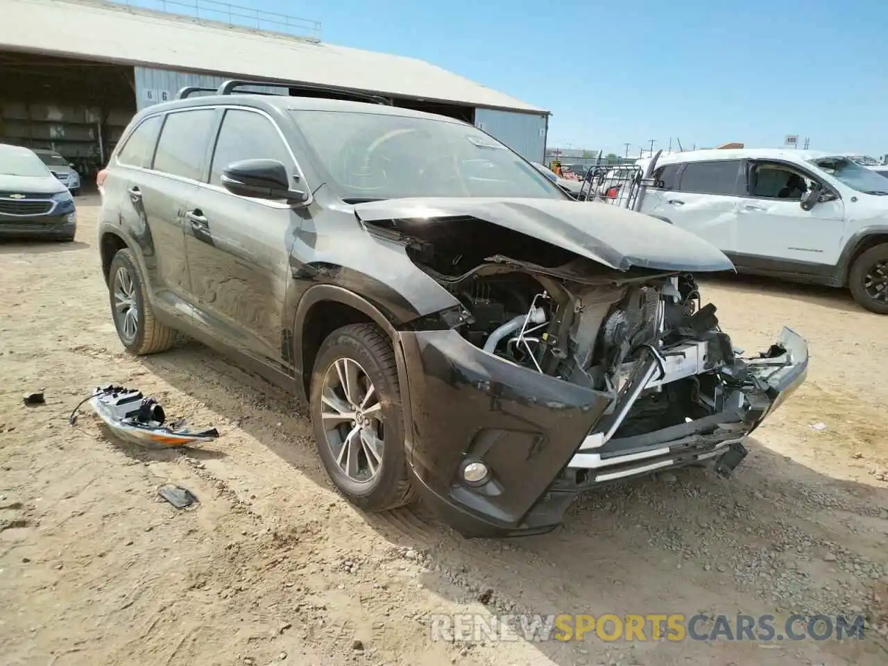 1 Photograph of a damaged car 5TDZZRFH3KS293083 TOYOTA HIGHLANDER 2019