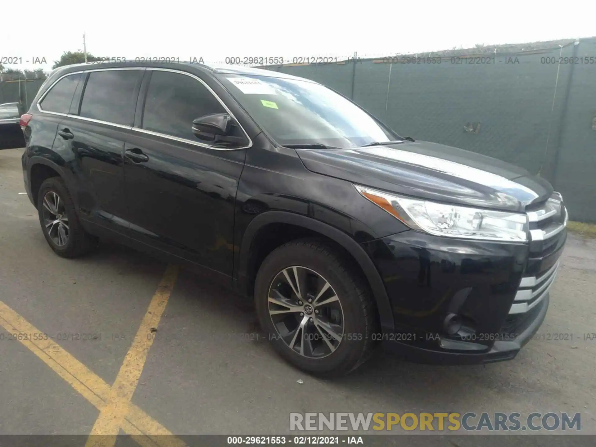 1 Photograph of a damaged car 5TDZZRFH3KS294671 TOYOTA HIGHLANDER 2019