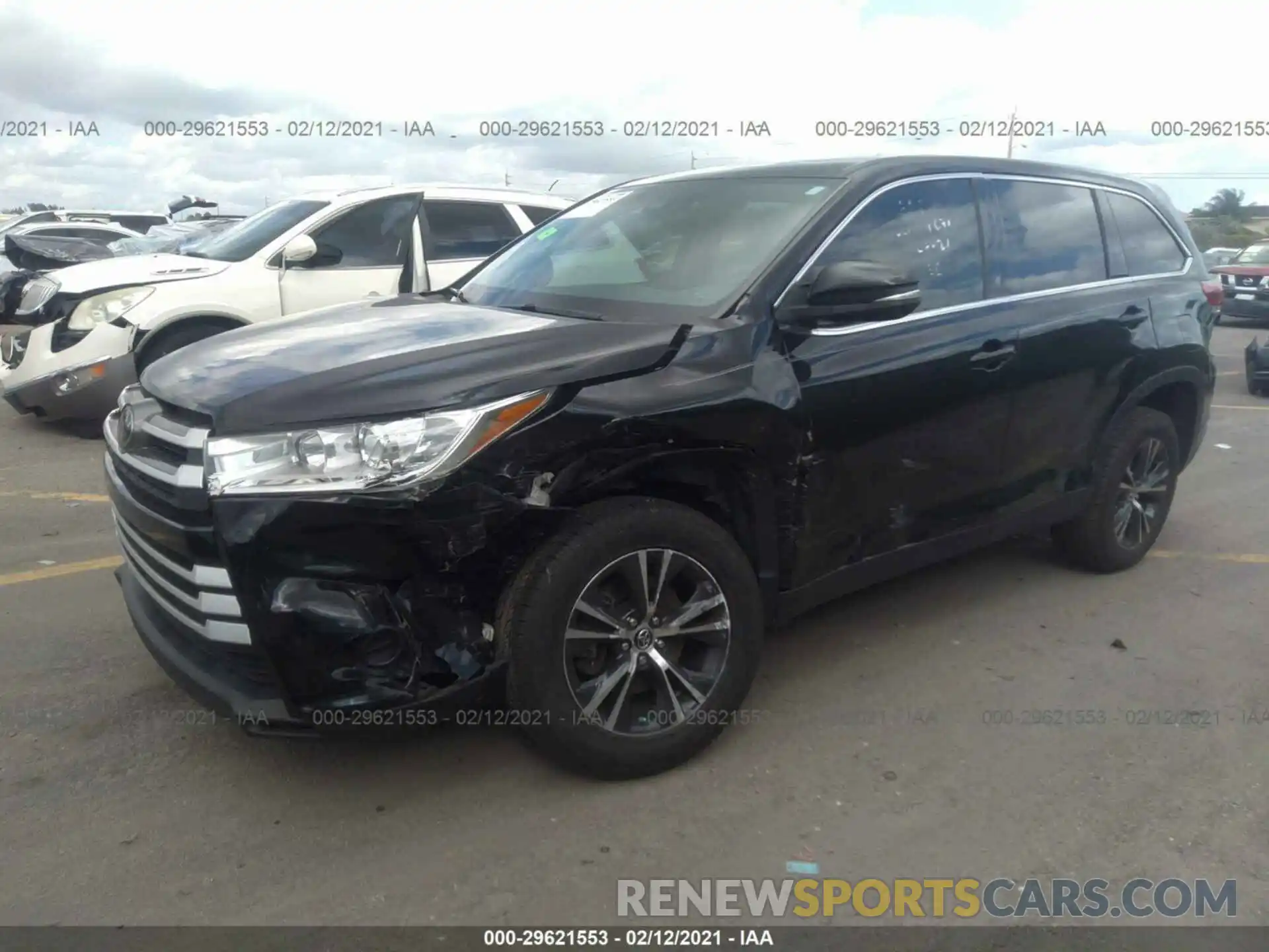 2 Photograph of a damaged car 5TDZZRFH3KS294671 TOYOTA HIGHLANDER 2019