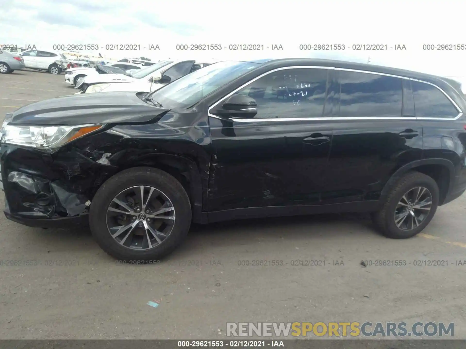 6 Photograph of a damaged car 5TDZZRFH3KS294671 TOYOTA HIGHLANDER 2019