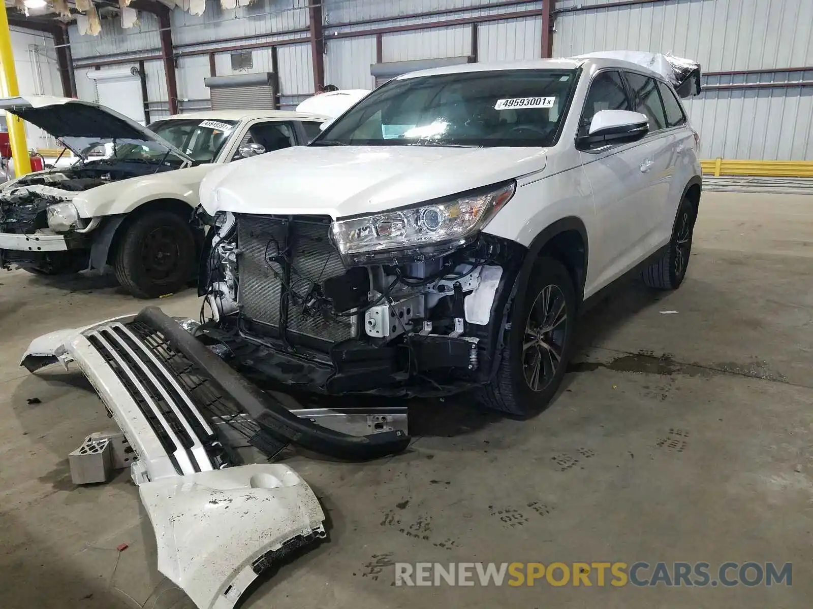 2 Photograph of a damaged car 5TDZZRFH3KS295481 TOYOTA HIGHLANDER 2019