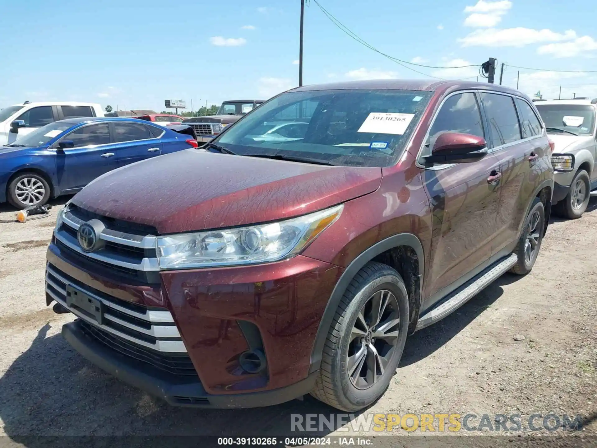 2 Photograph of a damaged car 5TDZZRFH3KS296159 TOYOTA HIGHLANDER 2019