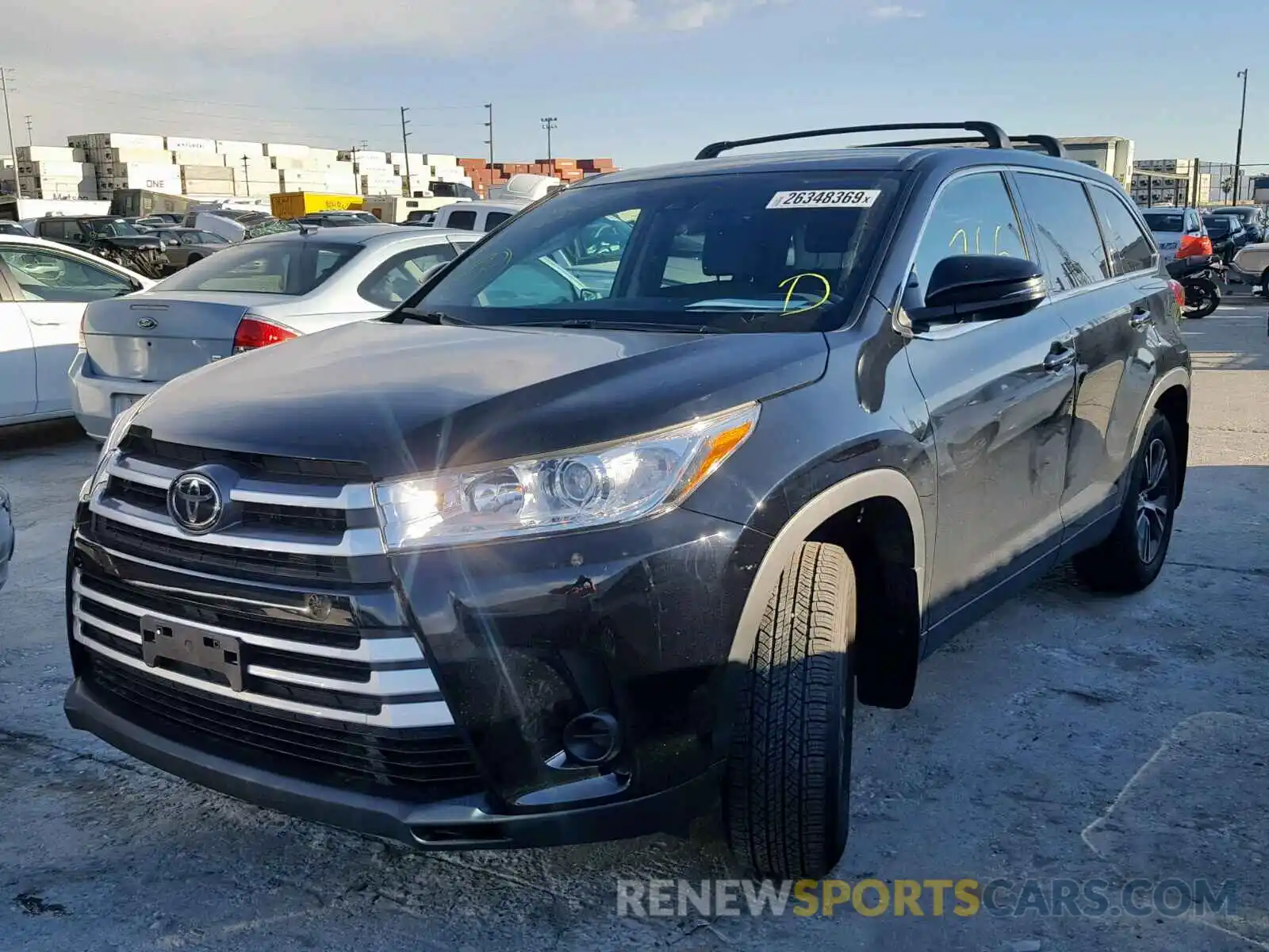 2 Photograph of a damaged car 5TDZZRFH3KS296274 TOYOTA HIGHLANDER 2019