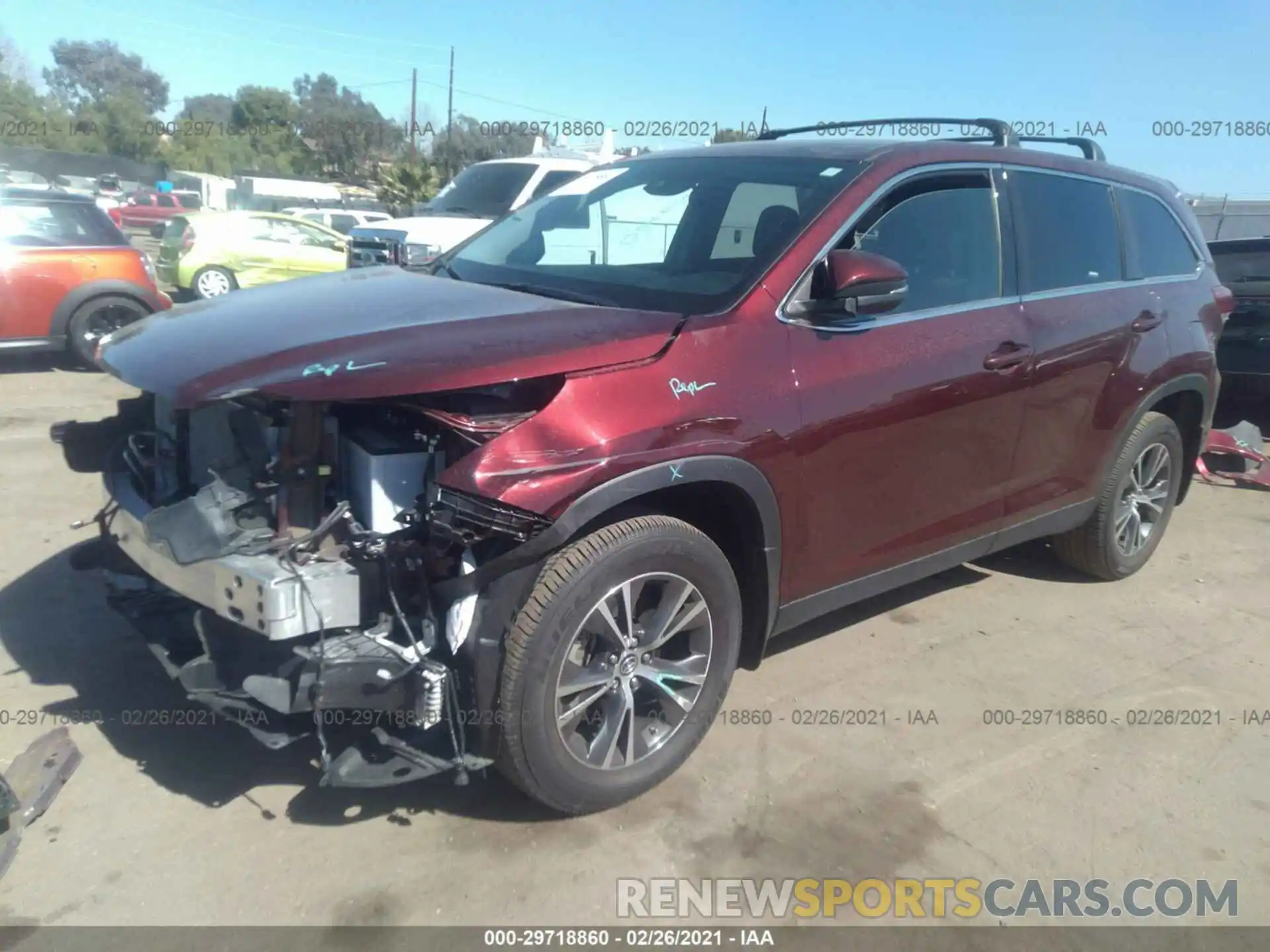 2 Photograph of a damaged car 5TDZZRFH3KS297103 TOYOTA HIGHLANDER 2019