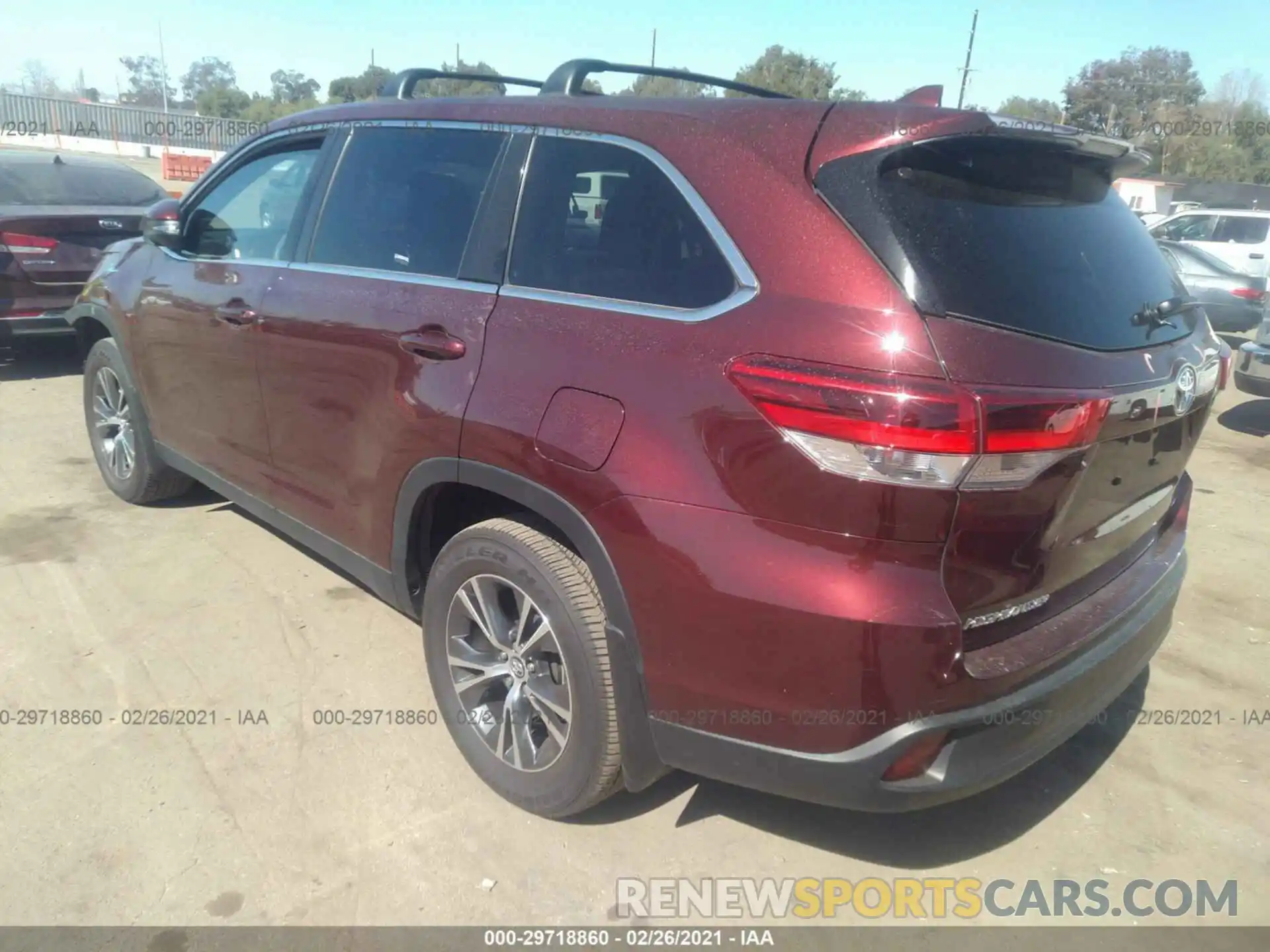 3 Photograph of a damaged car 5TDZZRFH3KS297103 TOYOTA HIGHLANDER 2019