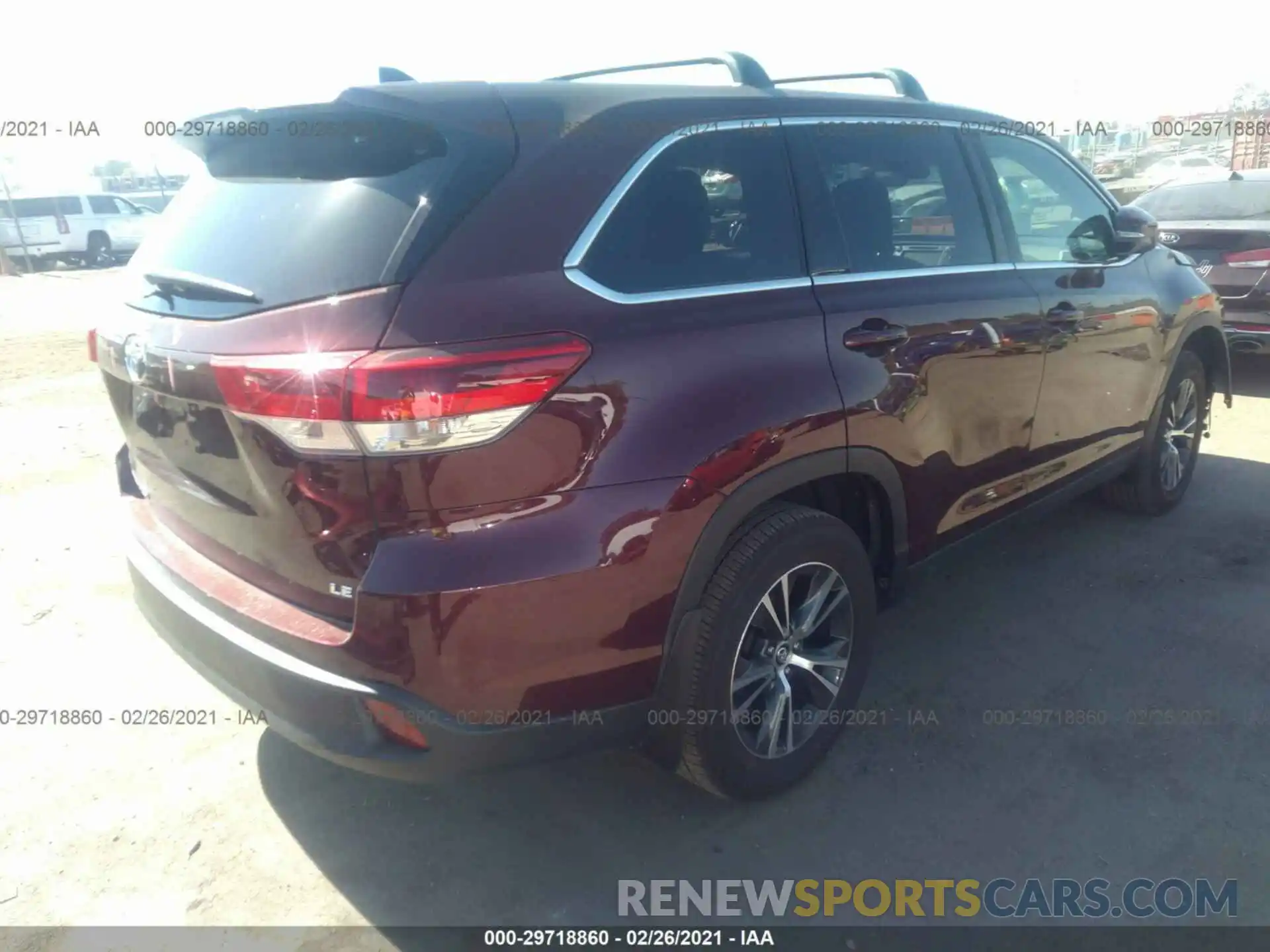 4 Photograph of a damaged car 5TDZZRFH3KS297103 TOYOTA HIGHLANDER 2019