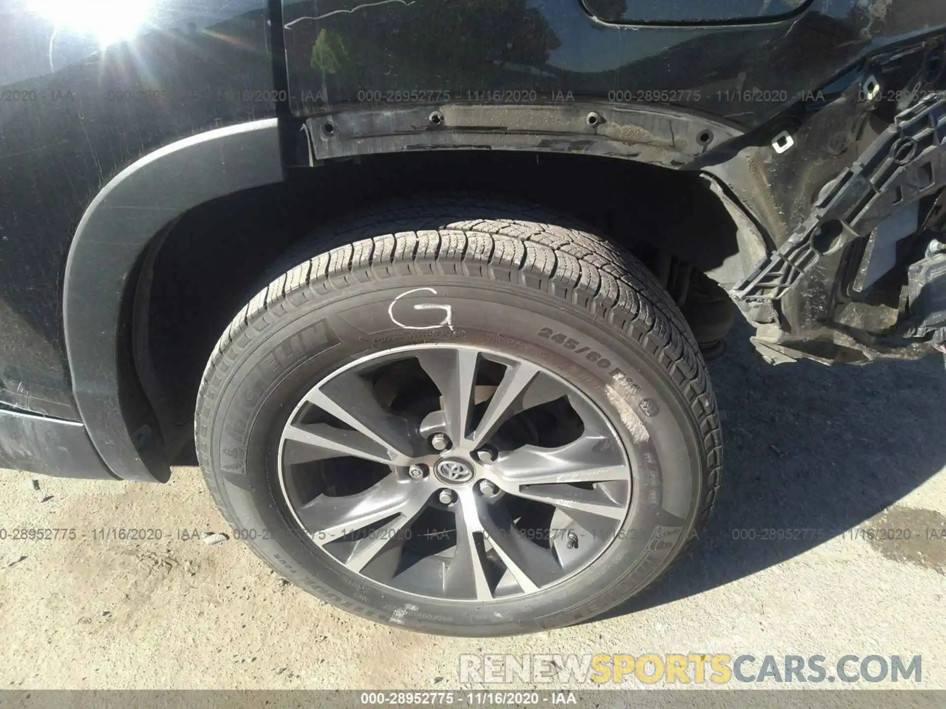 13 Photograph of a damaged car 5TDZZRFH3KS297358 TOYOTA HIGHLANDER 2019